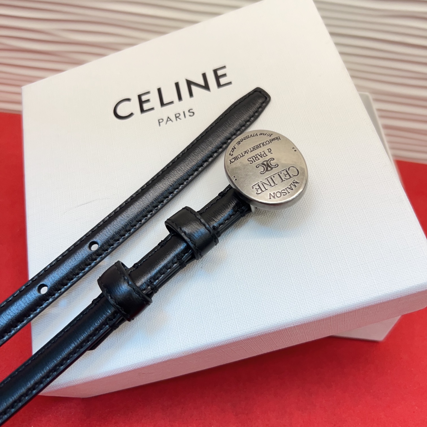 TEEN TRIOMPHE腰带荧光白纤细版型，可搭配经典西装外套、裙装，增添高雅气质1.3Cm。75一1