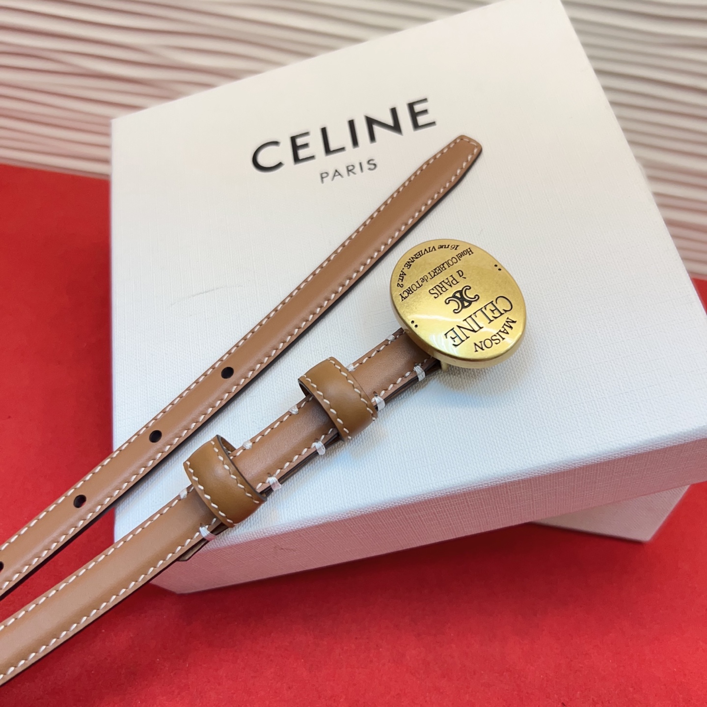 TEEN TRIOMPHE腰带荧光白纤细版型，可搭配经典西装外套、裙装，增添高雅气质1.3Cm。75一1