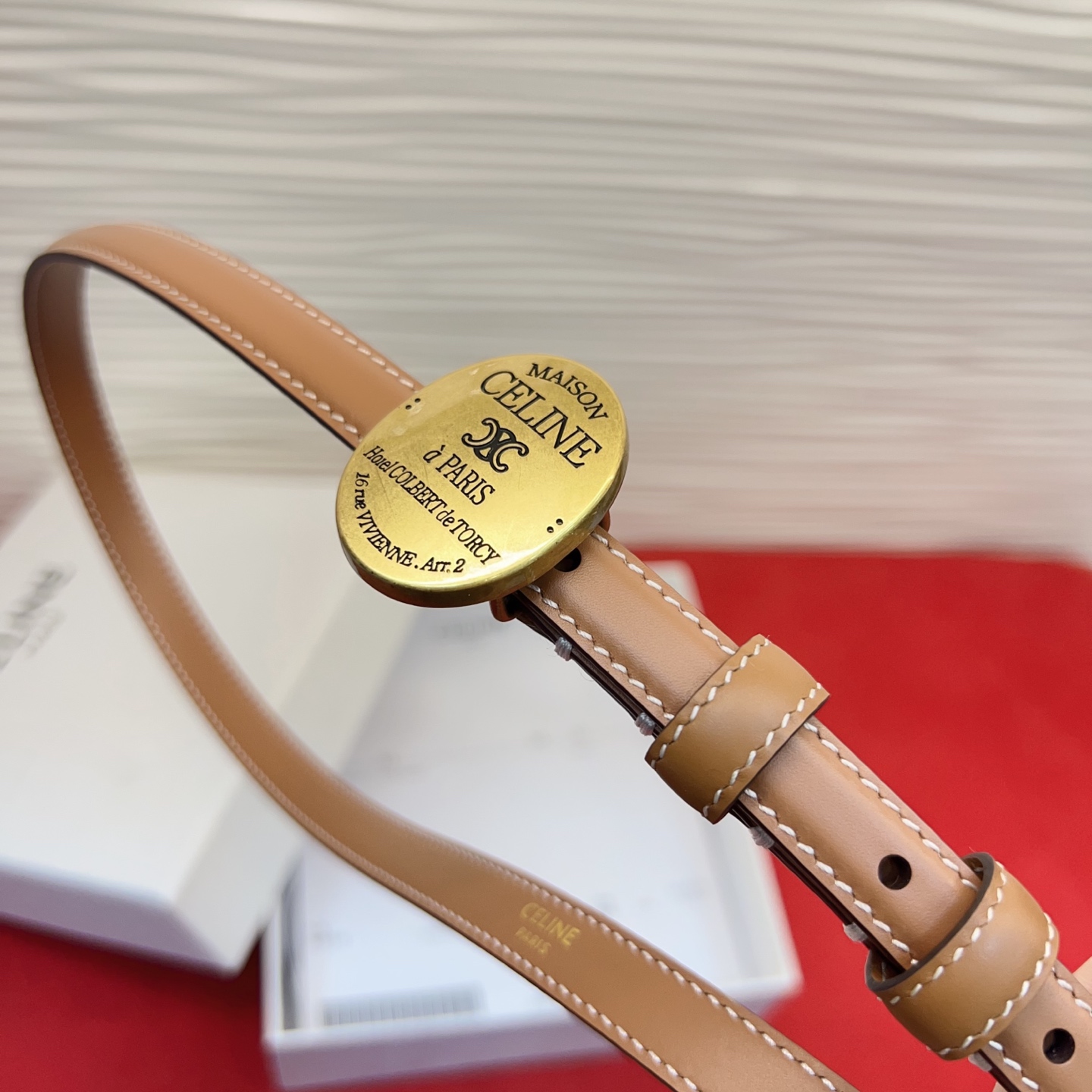 TEEN TRIOMPHE腰带荧光白纤细版型，可搭配经典西装外套、裙装，增添高雅气质1.3Cm。75一1