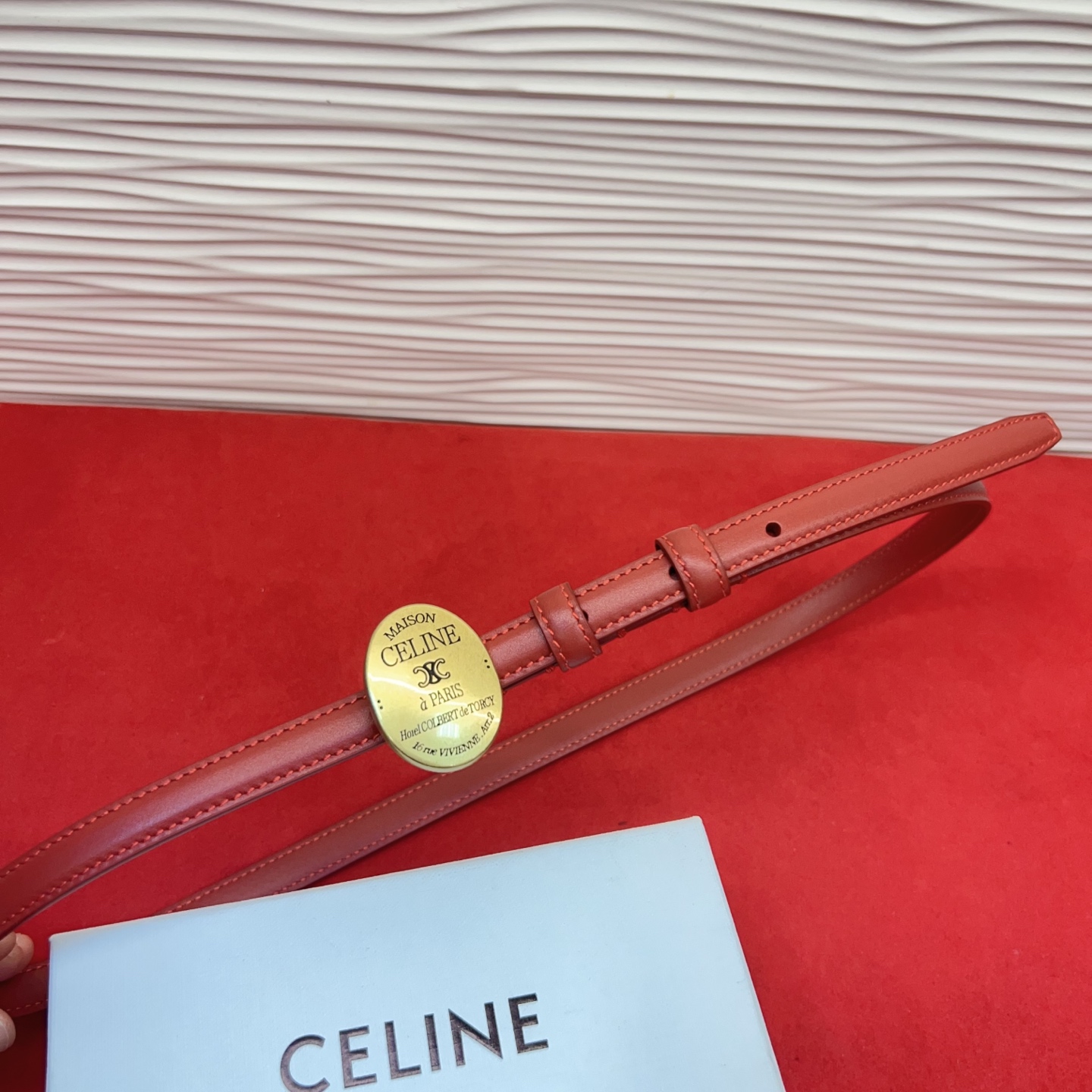 TEEN TRIOMPHE腰带荧光白纤细版型，可搭配经典西装外套、裙装，增添高雅气质1.3Cm。75一1