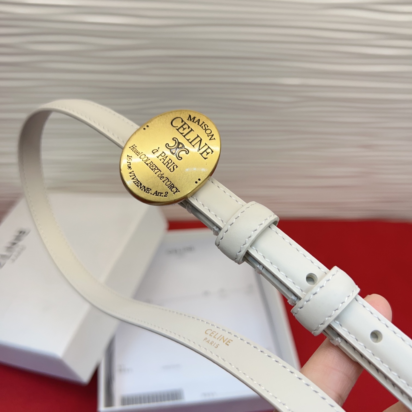 TEEN TRIOMPHE腰带荧光白纤细版型，可搭配经典西装外套、裙装，增添高雅气质1.3Cm。75一1