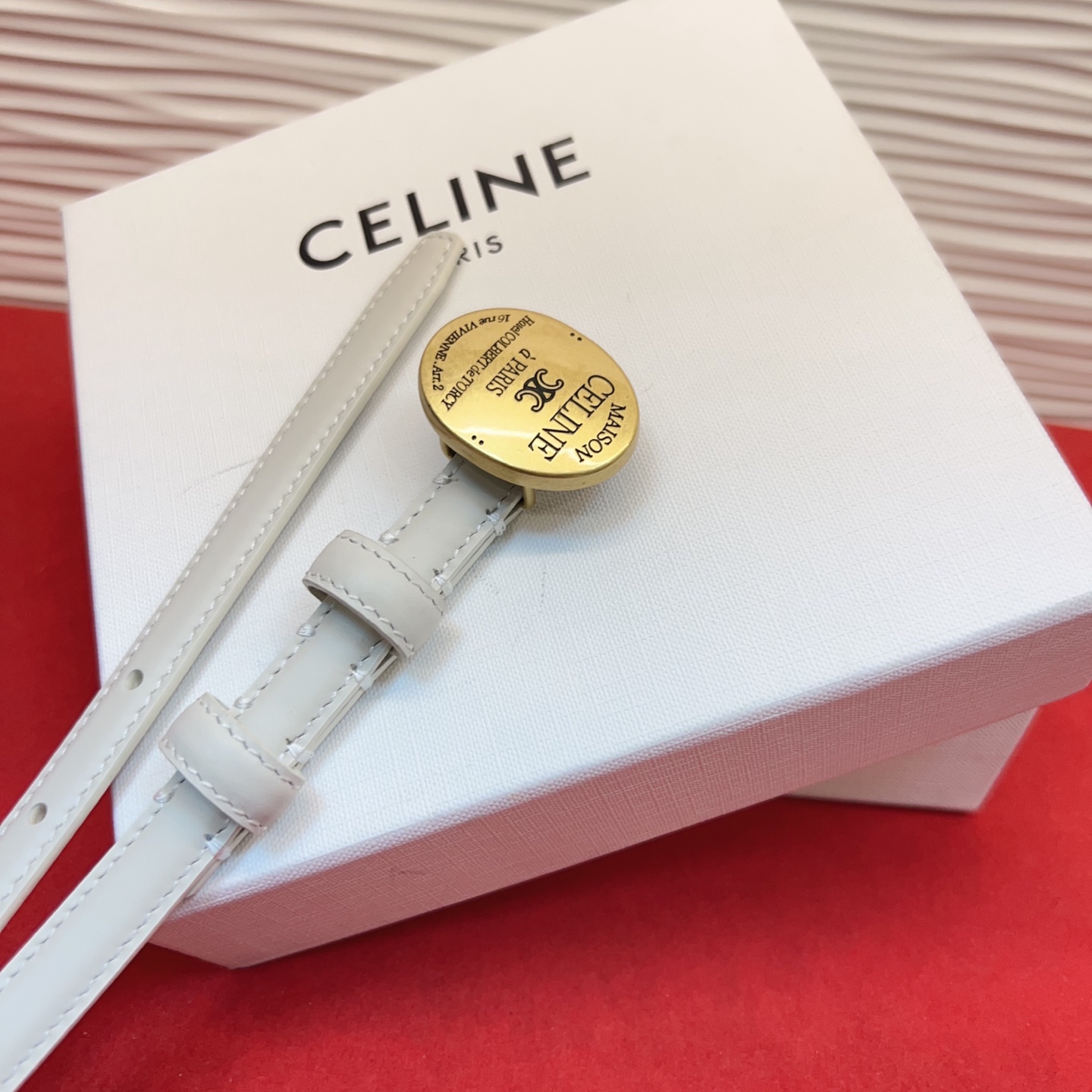 TEEN TRIOMPHE腰带荧光白纤细版型，可搭配经典西装外套、裙装，增添高雅气质1.3Cm。75一1