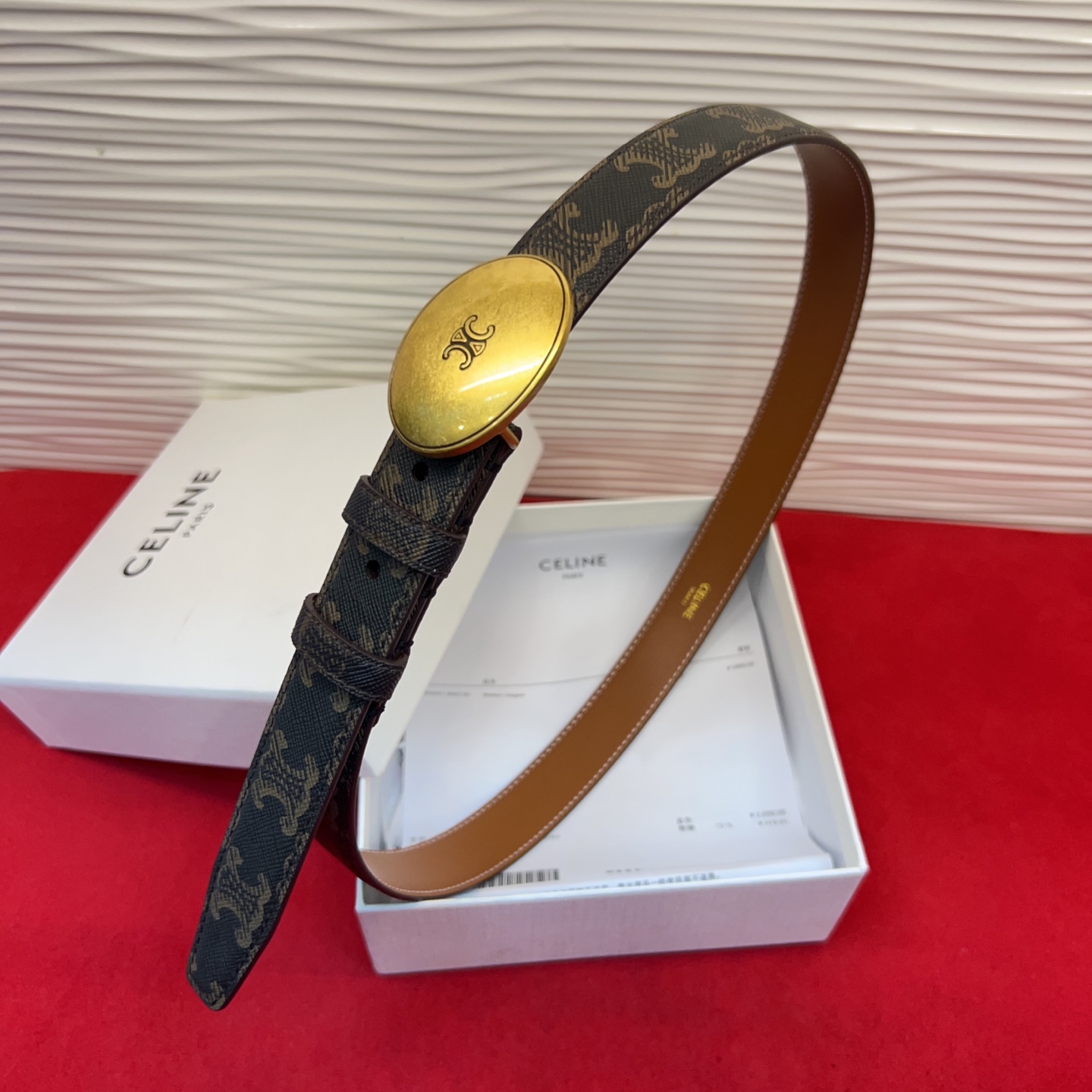 TEEN TRIOMPHE腰带荧光白纤细版型，可搭配经典西装外套、裙装，增添高雅气质2.5Cm。75一1