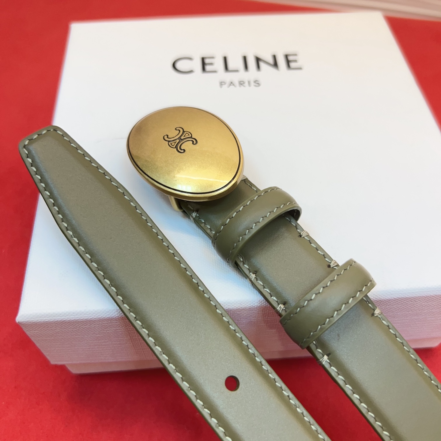 TEEN TRIOMPHE腰带荧光白纤细版型，可搭配经典西装外套、裙装，增添高雅气质2.5Cm。75一1