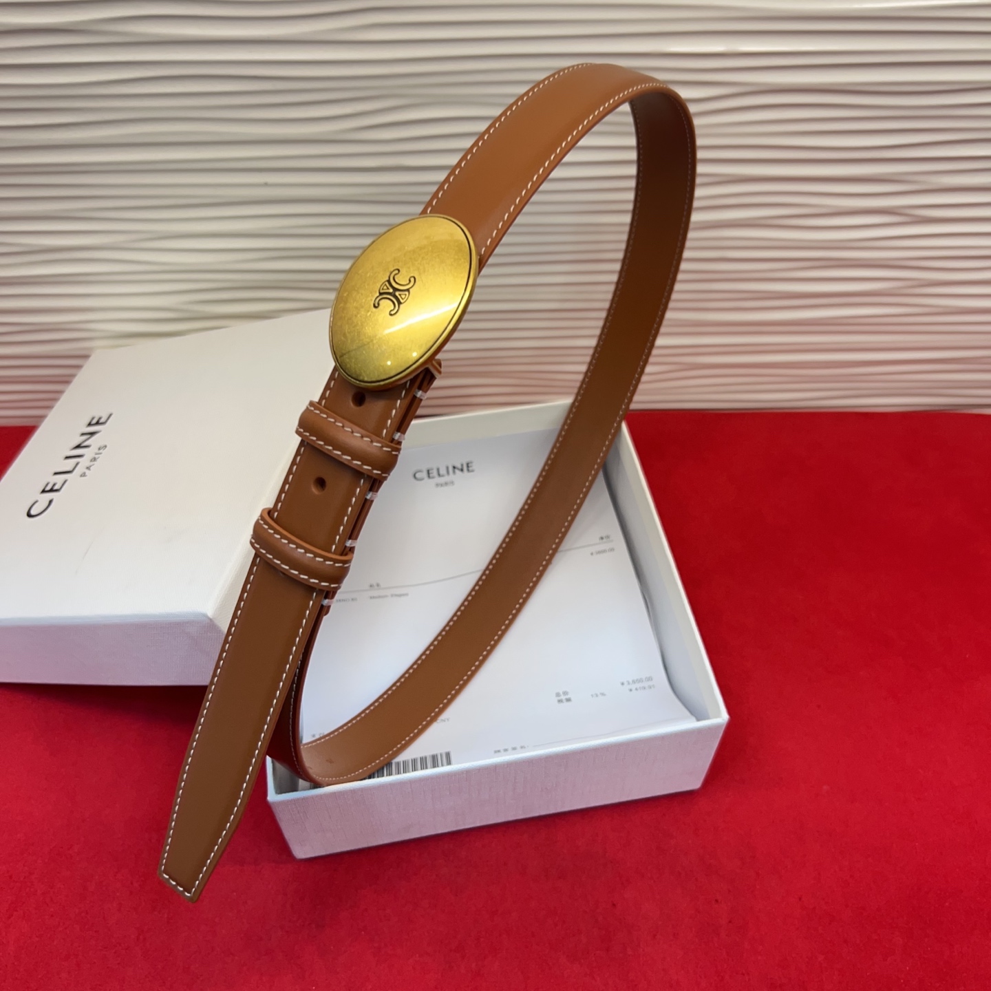 TEEN TRIOMPHE腰带荧光白纤细版型，可搭配经典西装外套、裙装，增添高雅气质2.5Cm。75一1