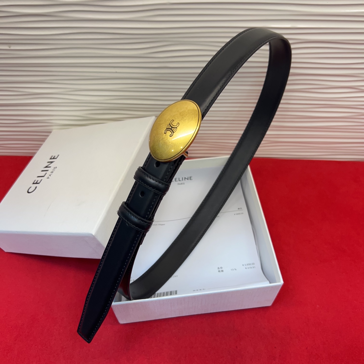 TEEN TRIOMPHE腰带荧光白纤细版型，可搭配经典西装外套、裙装，增添高雅气质2.5Cm。75一1