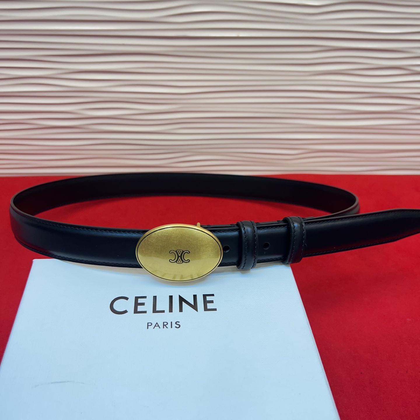 TEEN TRIOMPHE腰带荧光白纤细版型，可搭配经典西装外套、裙装，增添高雅气质2.5Cm。75一1