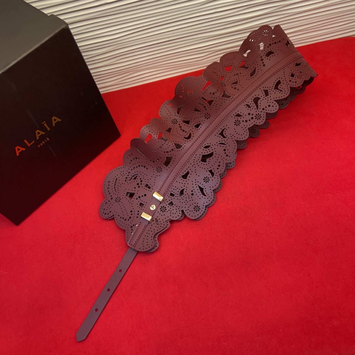 Alaia 阿来莱 腰封 品牌标志性的镂空雕花工艺-Top High Quatity Cheap Sneakers Fashion Clothing Clothes Bags handbags Shoes of all Brand wholesale With The best Quality And Beautiful Price from China Factory Chinese suppliers wholesaler seller Alaia 阿来莱 腰封 品牌标志性的镂空雕花工艺