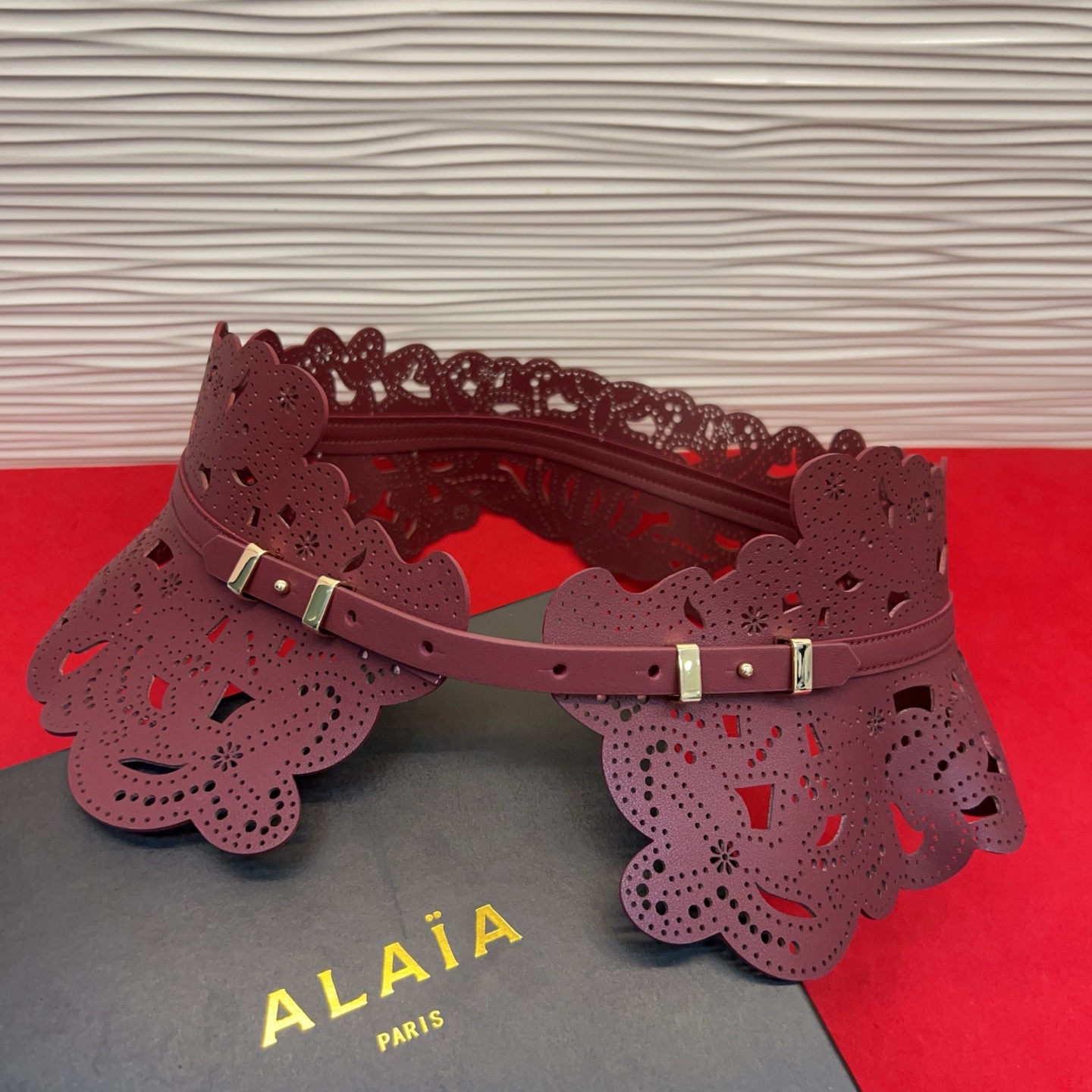 Alaia 阿来莱 腰封 品牌标志性的镂空雕花工艺-Top High Quatity Cheap Sneakers Fashion Clothing Clothes Bags handbags Shoes of all Brand wholesale With The best Quality And Beautiful Price from China Factory Chinese suppliers wholesaler seller Alaia 阿来莱 腰封 品牌标志性的镂空雕花工艺