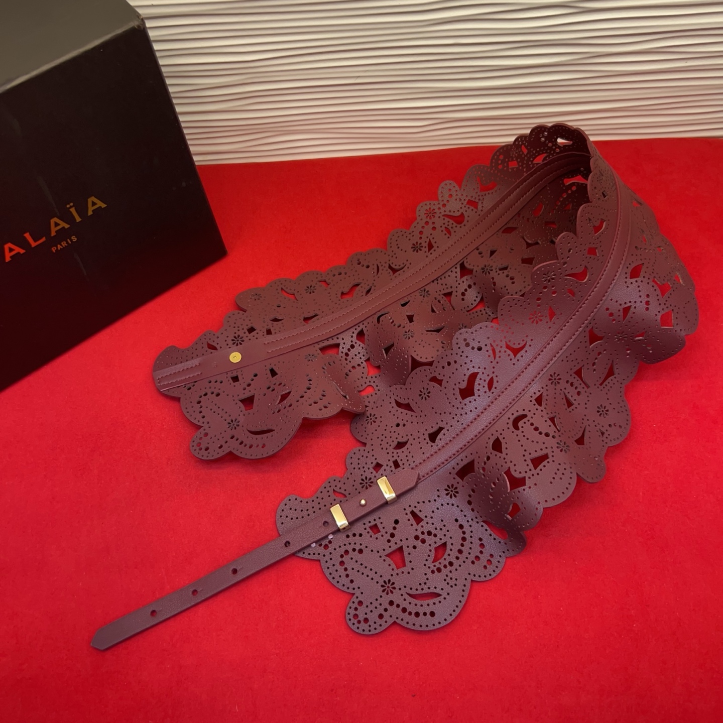 Alaia 阿来莱 腰封 品牌标志性的镂空雕花工艺-Top High Quatity Cheap Sneakers Fashion Clothing Clothes Bags handbags Shoes of all Brand wholesale With The best Quality And Beautiful Price from China Factory Chinese suppliers wholesaler seller Alaia 阿来莱 腰封 品牌标志性的镂空雕花工艺