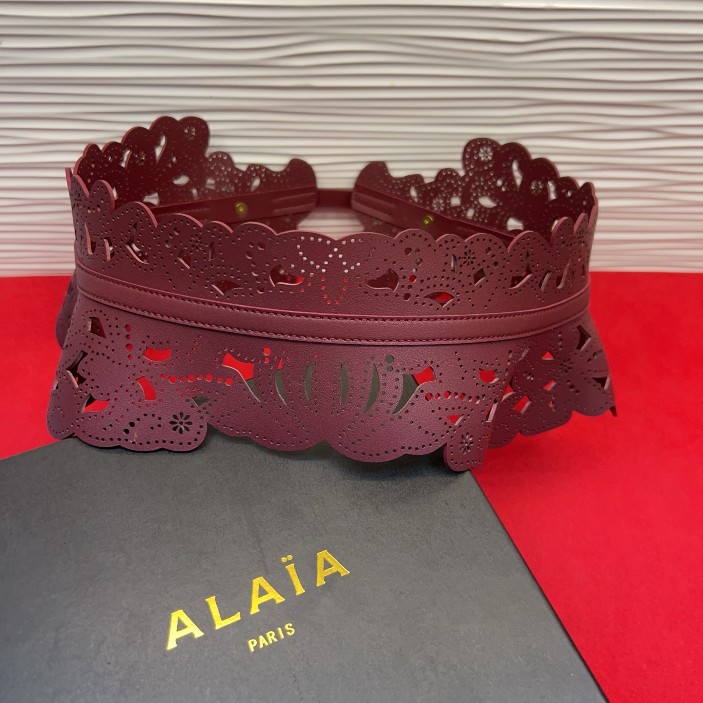 Alaia 阿来莱 腰封 品牌标志性的镂空雕花工艺-Top High Quatity Cheap Sneakers Fashion Clothing Clothes Bags handbags Shoes of all Brand wholesale With The best Quality And Beautiful Price from China Factory Chinese suppliers wholesaler seller Alaia 阿来莱 腰封 品牌标志性的镂空雕花工艺