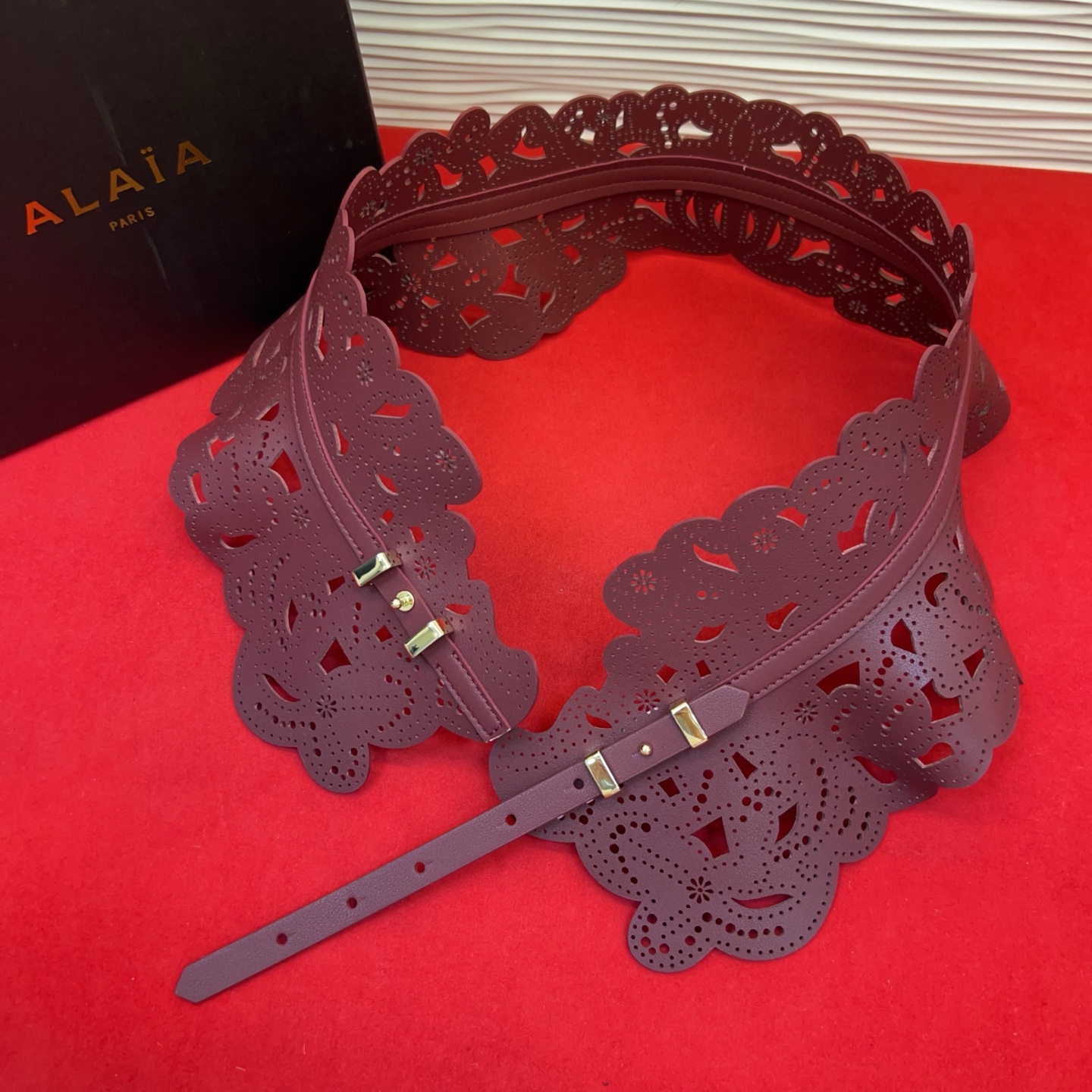 Alaia 阿来莱 腰封 品牌标志性的镂空雕花工艺-Top High Quatity Cheap Sneakers Fashion Clothing Clothes Bags handbags Shoes of all Brand wholesale With The best Quality And Beautiful Price from China Factory Chinese suppliers wholesaler seller Alaia 阿来莱 腰封 品牌标志性的镂空雕花工艺