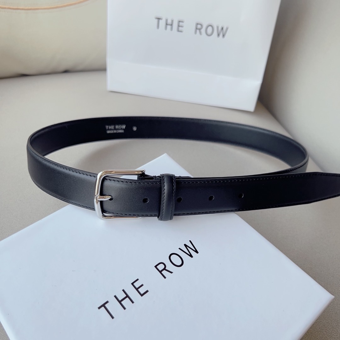 THE ROW该品牌的设计灵感源自他们对波西米亚风格以及精美奢华风的喜爱