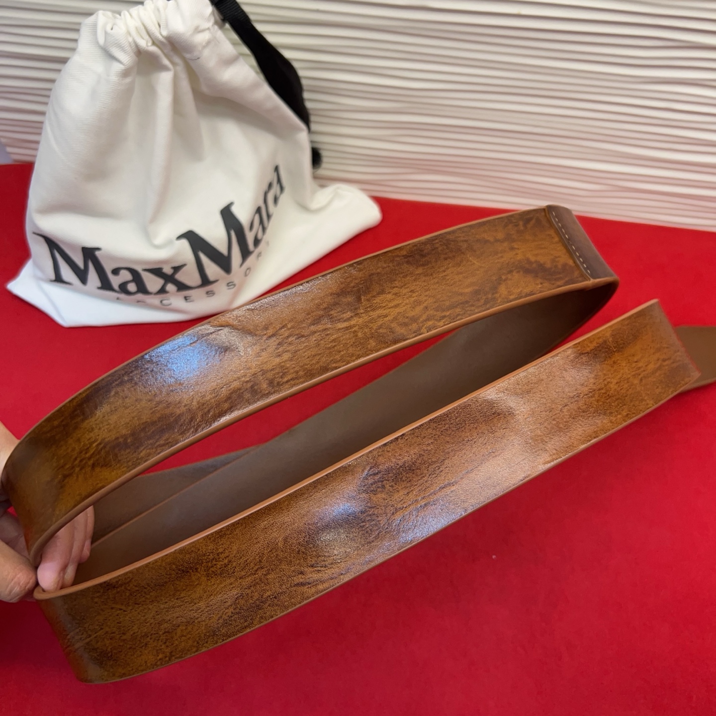 Maxmara超长意大利牛皮腰带贯穿整个系列的搭配造型！简约、大气、知性（咖啡、枣红、棕黄）S/168 