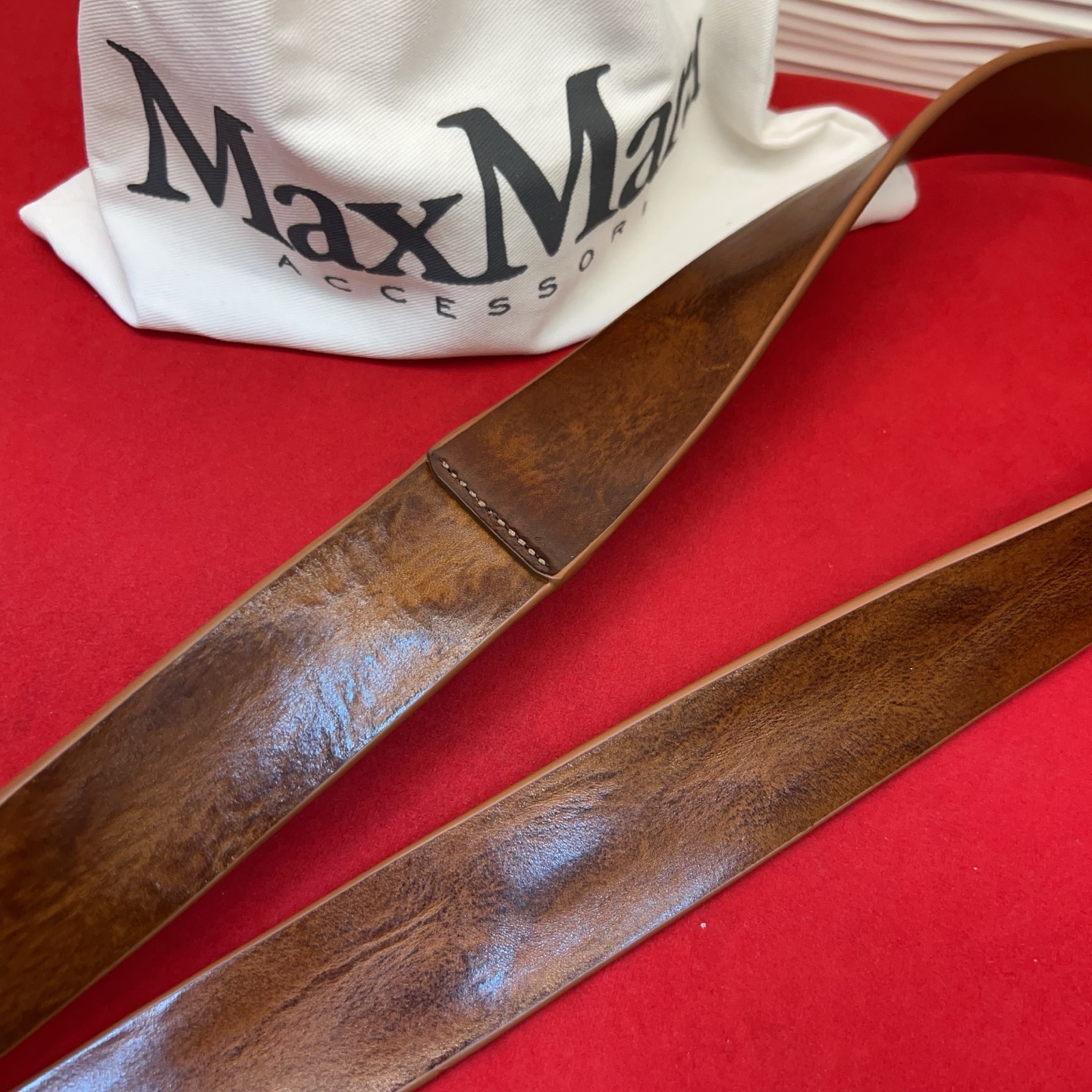 Maxmara超长意大利牛皮腰带贯穿整个系列的搭配造型！简约、大气、知性（咖啡、枣红、棕黄）S/168 