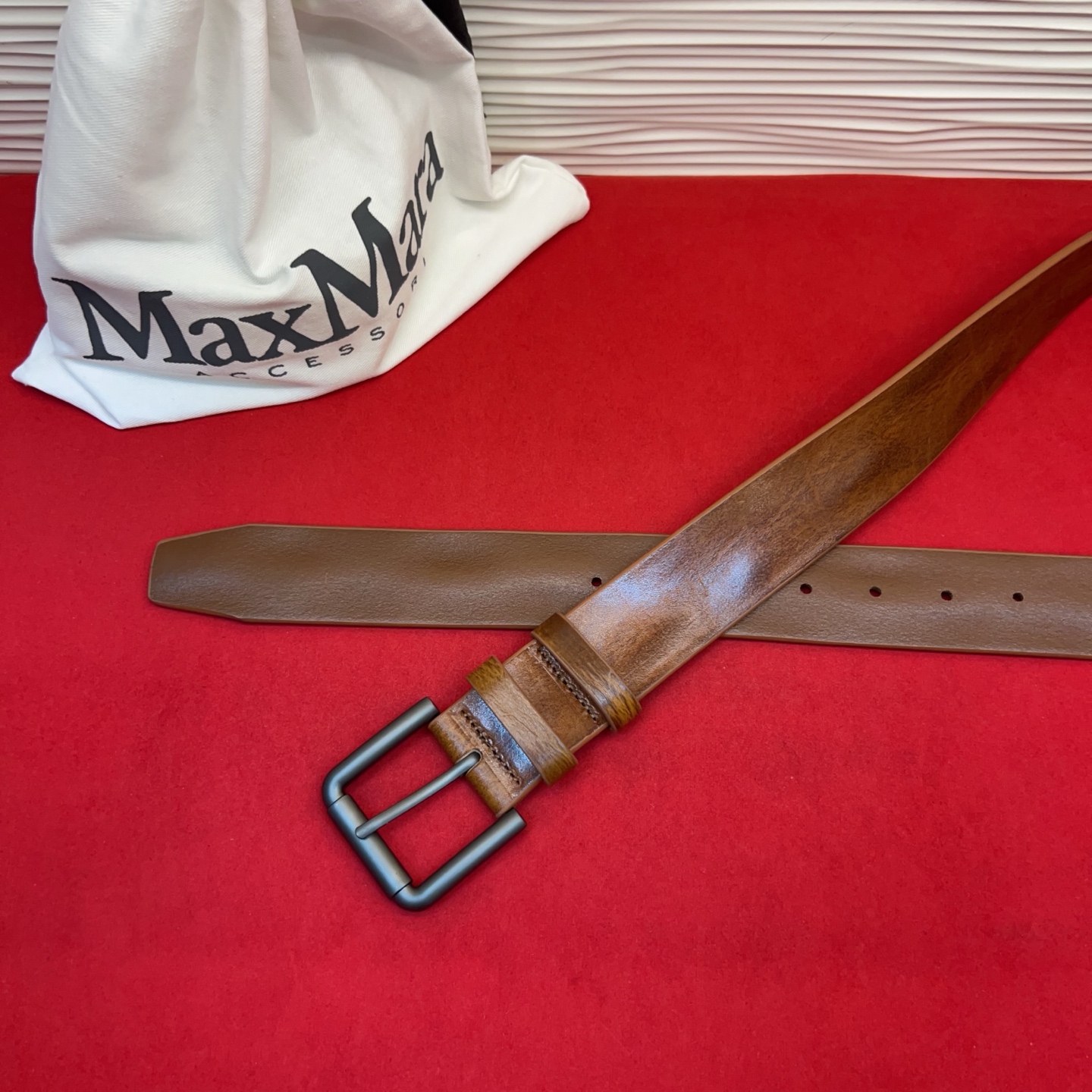 Maxmara超长意大利牛皮腰带贯穿整个系列的搭配造型！简约、大气、知性（咖啡、枣红、棕黄）S/168 