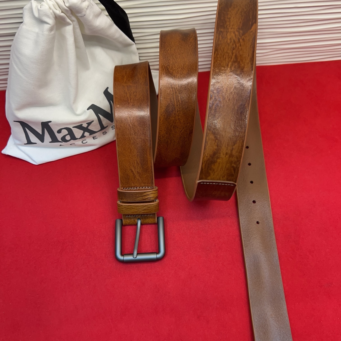 Maxmara超长意大利牛皮腰带贯穿整个系列的搭配造型！简约、大气、知性（咖啡、枣红、棕黄）S/168 