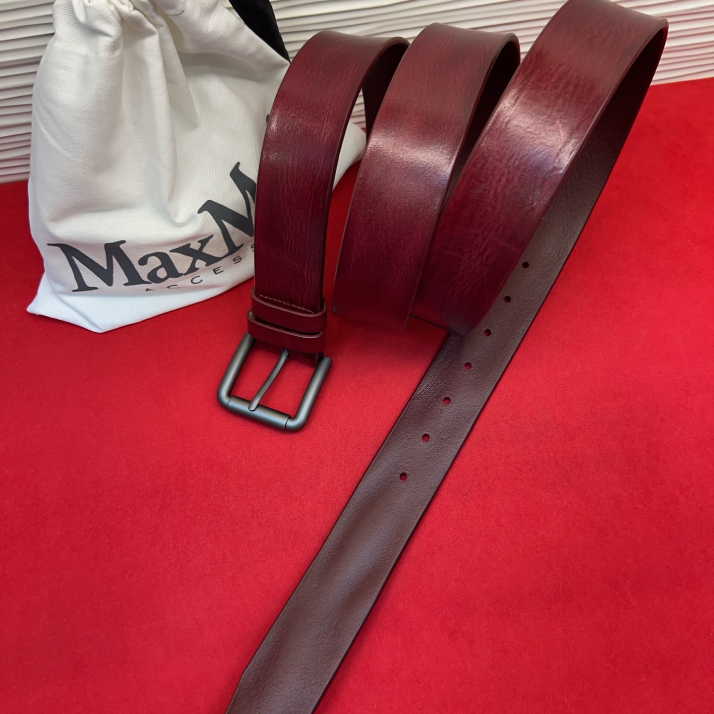 Maxmara超长意大利牛皮腰带贯穿整个系列的搭配造型！简约、大气、知性（咖啡、枣红、棕黄）S/168 