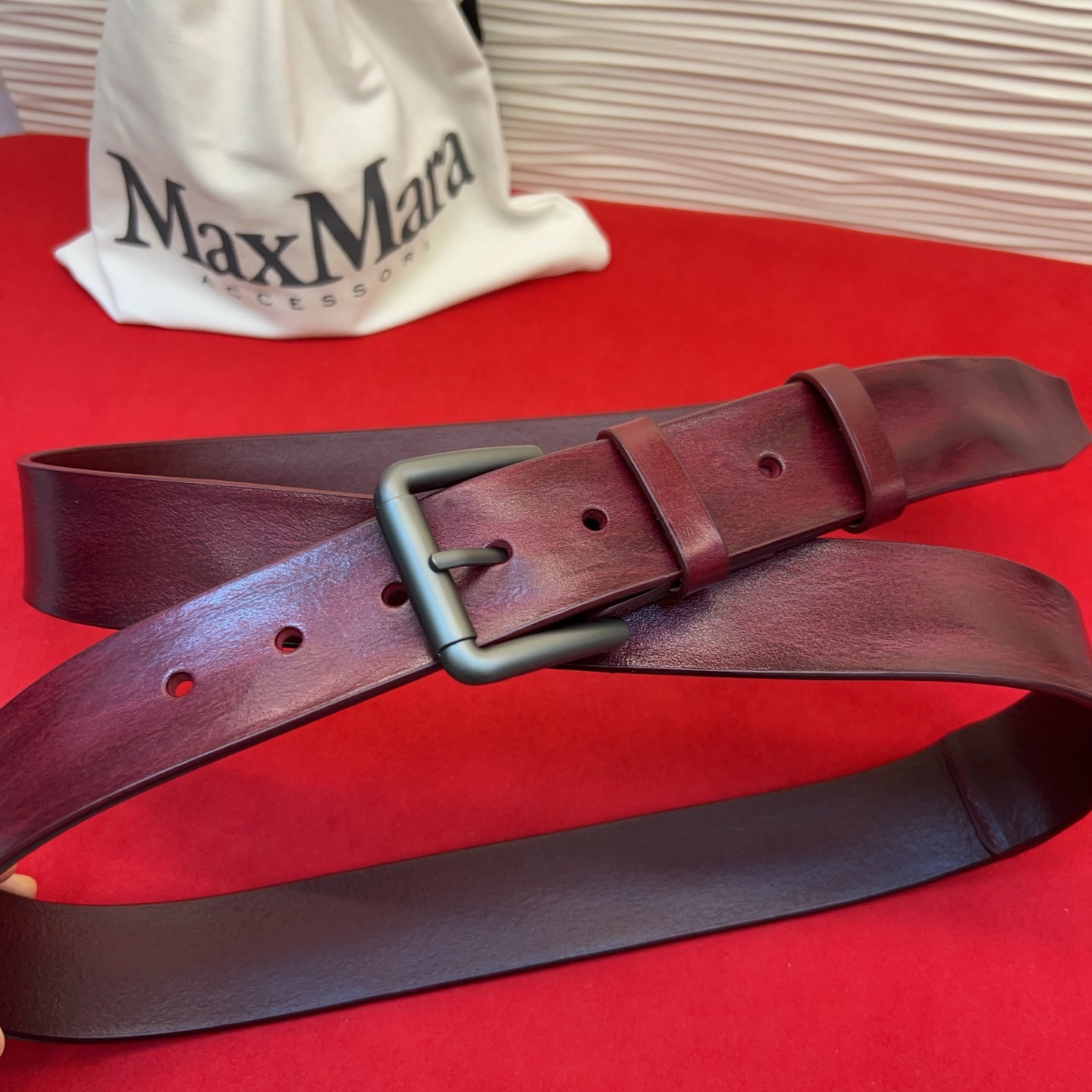 Maxmara超长意大利牛皮腰带贯穿整个系列的搭配造型！简约、大气、知性（咖啡、枣红、棕黄）S/168 