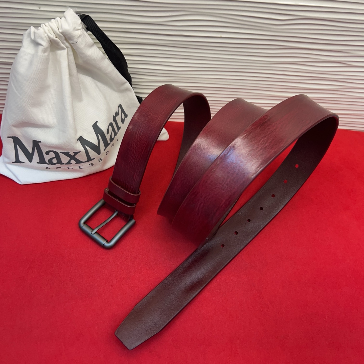 Maxmara超长意大利牛皮腰带贯穿整个系列的搭配造型！简约、大气、知性（咖啡、枣红、棕黄）S/168 