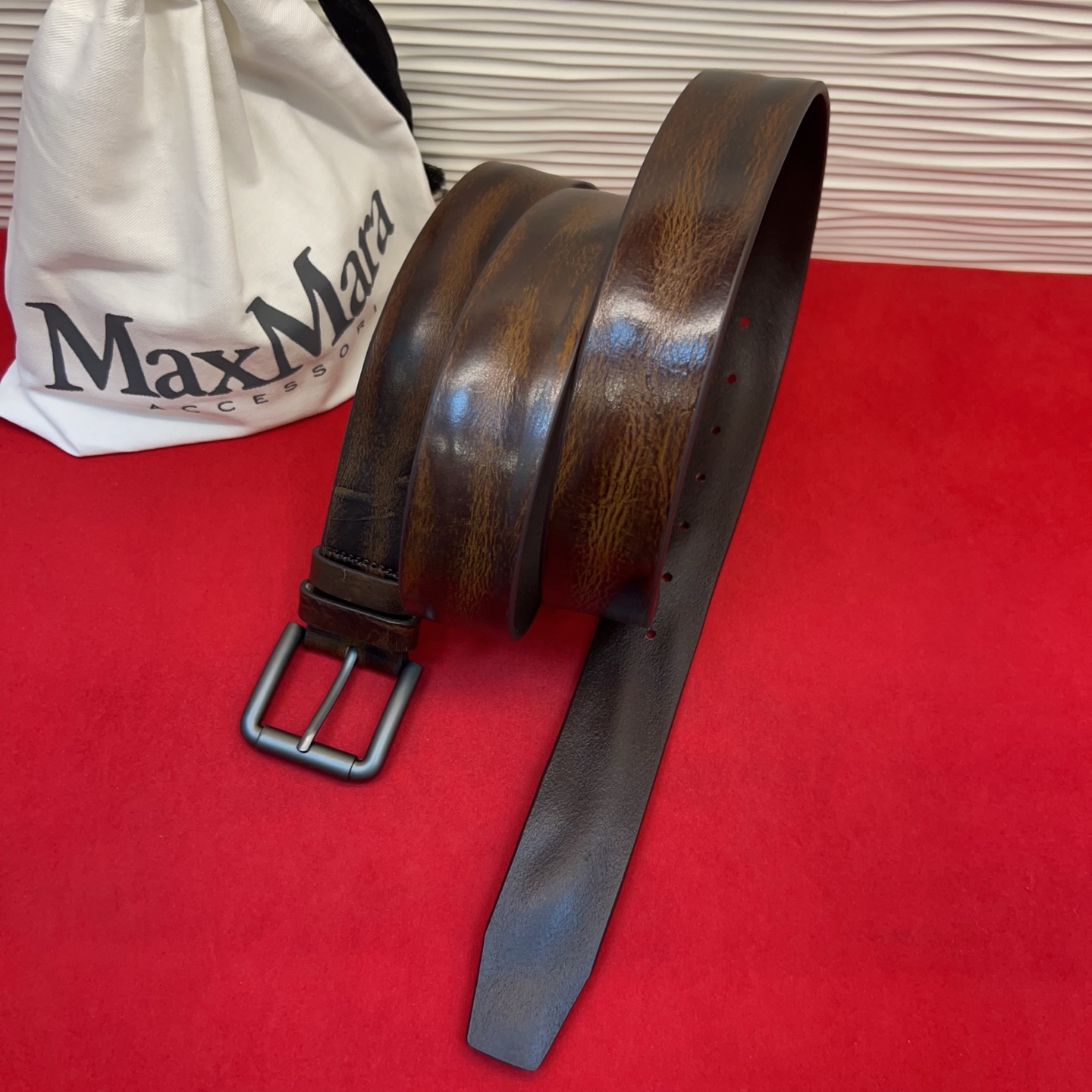 Maxmara超长意大利牛皮腰带贯穿整个系列的搭配造型！简约、大气、知性（咖啡、枣红、棕黄）S/168 