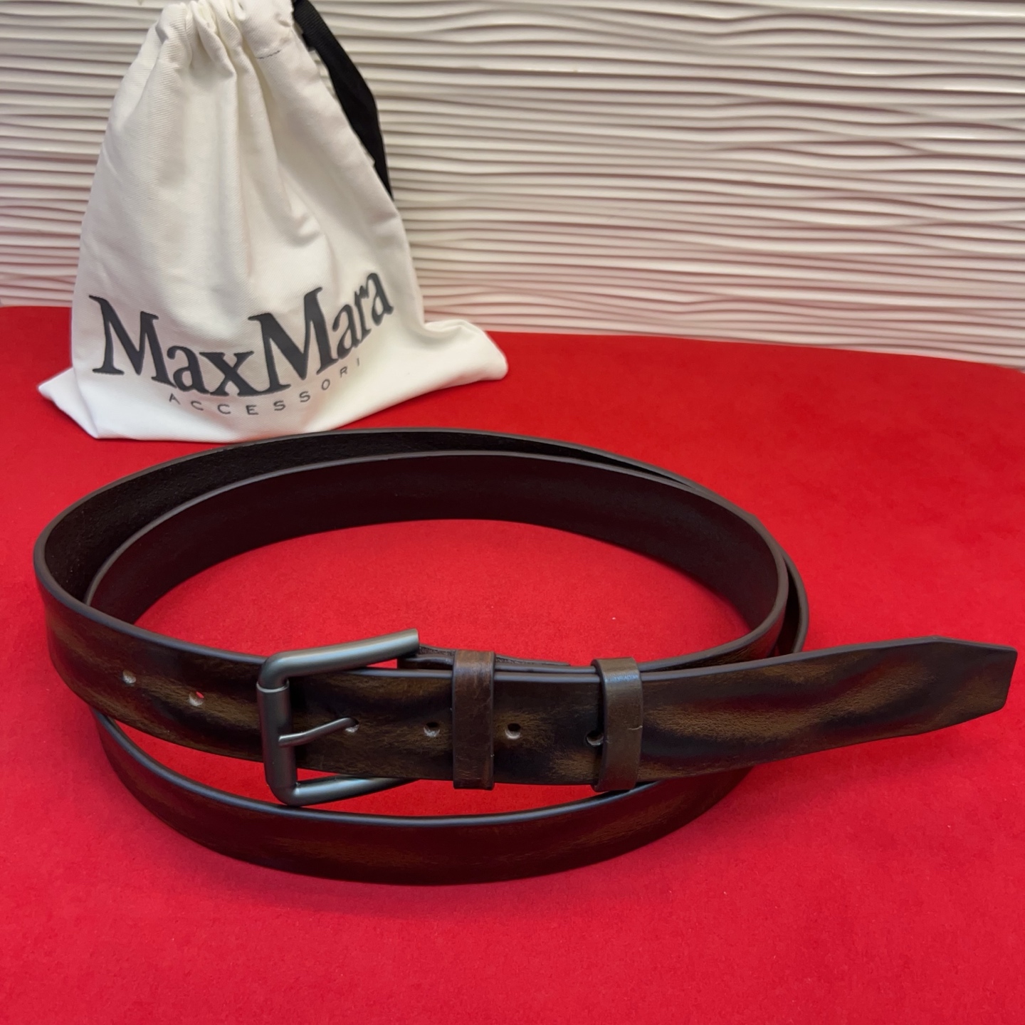 Maxmara超长意大利牛皮腰带贯穿整个系列的搭配造型！简约、大气、知性（咖啡、枣红、棕黄）S/168 