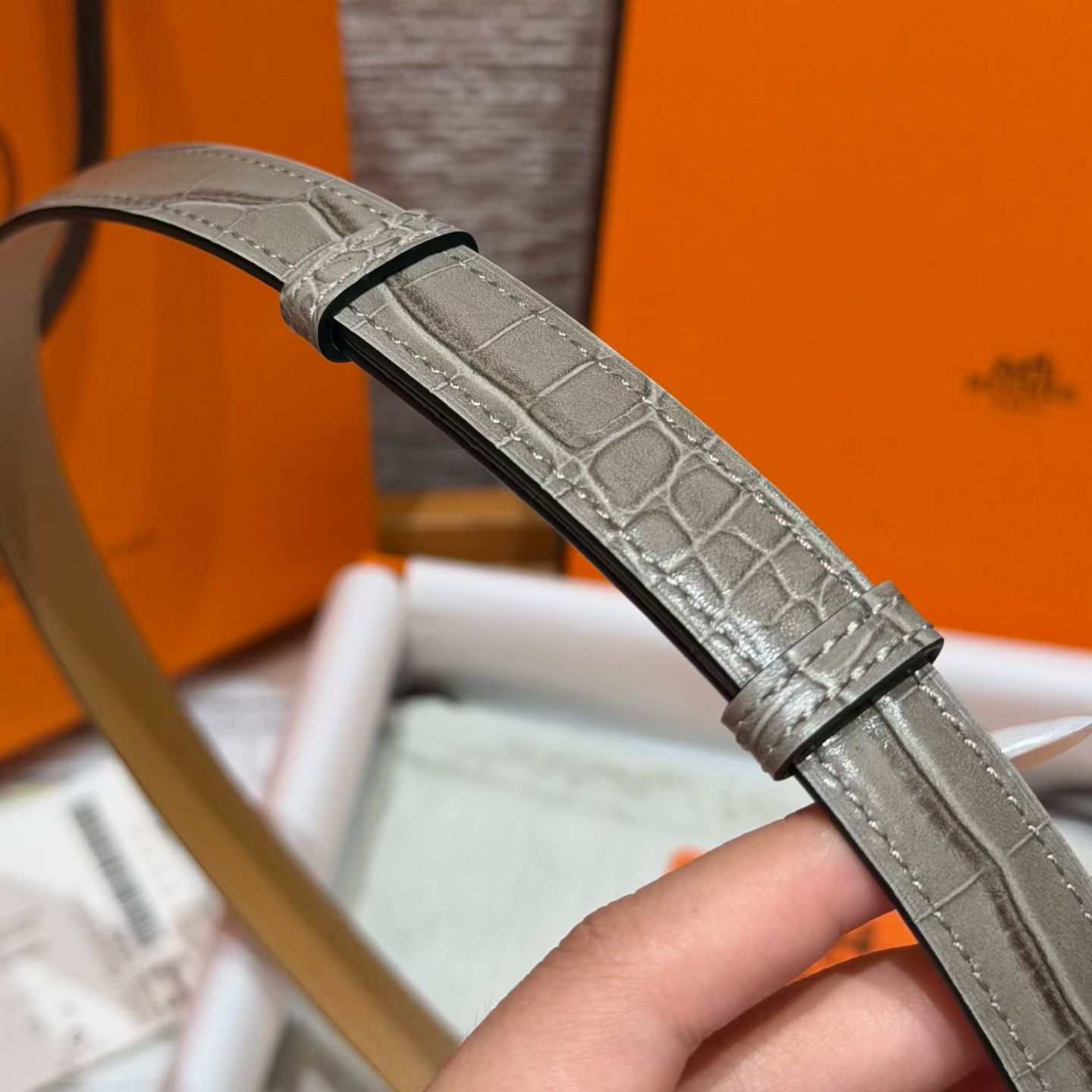鳄鱼压纹Epsom小牛皮腰带 搭配Kelly皮带扣-Chinese UA Cheap High Quatity Brand Clothes Bags handbags Sneakers wholesale wholesaler seller from China Factory suppliers Fashion Clothing Shoes best Quality Beautiful Price 鳄鱼压纹Epsom小牛皮腰带 搭配Kelly皮带扣