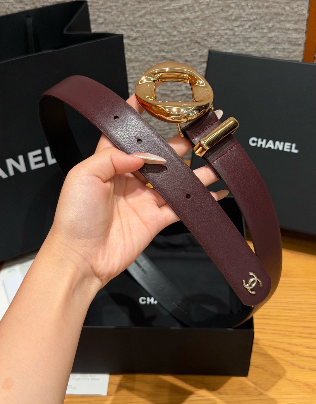 香家✨LEATHER BELT 30mm 皮质腰带小牛皮与金属，多配色可选，镂空圆环金属针扣搭配双C皮袢