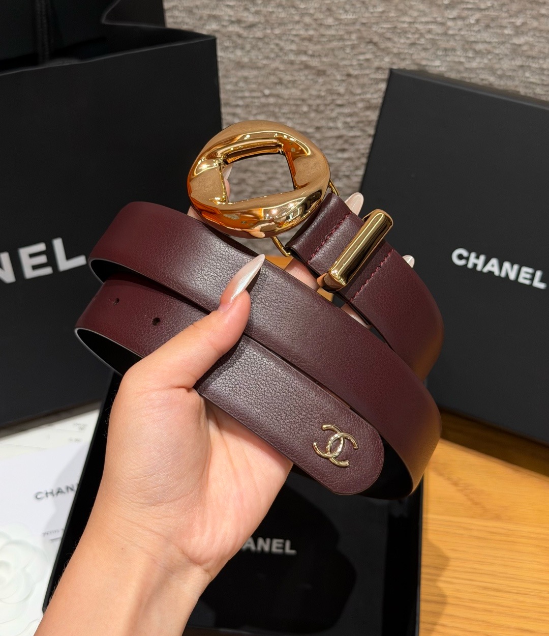 香家✨LEATHER BELT 30mm 皮质腰带小牛皮与金属，多配色可选，镂空圆环金属针扣搭配双C皮袢