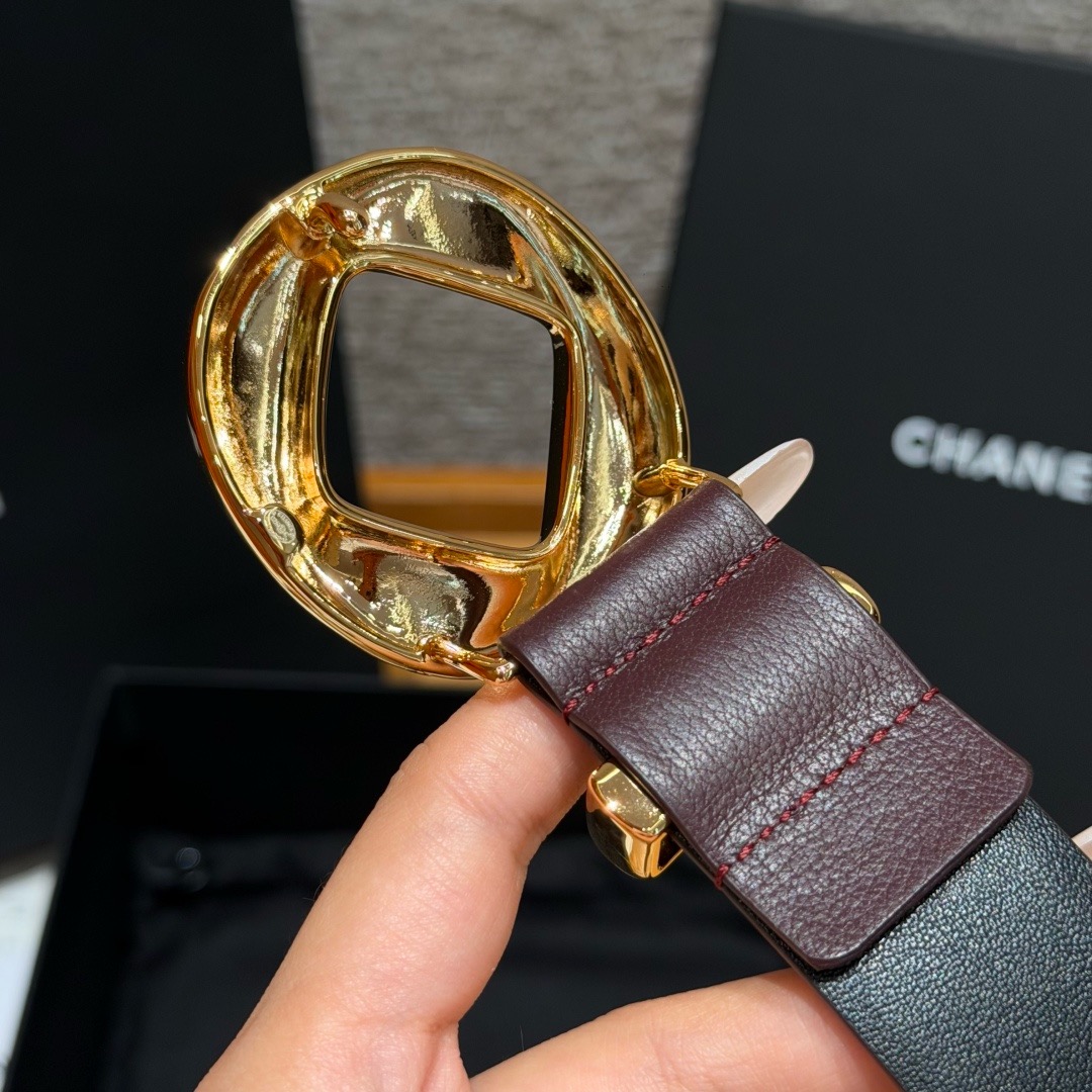 香家✨LEATHER BELT 30mm 皮质腰带小牛皮与金属，多配色可选，镂空圆环金属针扣搭配双C皮袢