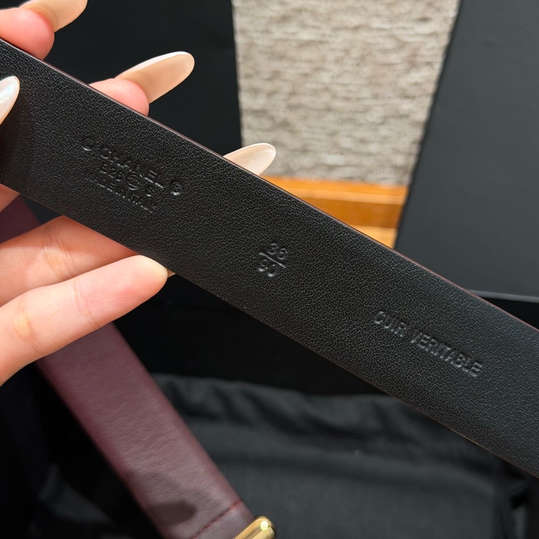 香家✨LEATHER BELT 30mm 皮质腰带小牛皮与金属，多配色可选，镂空圆环金属针扣搭配双C皮袢