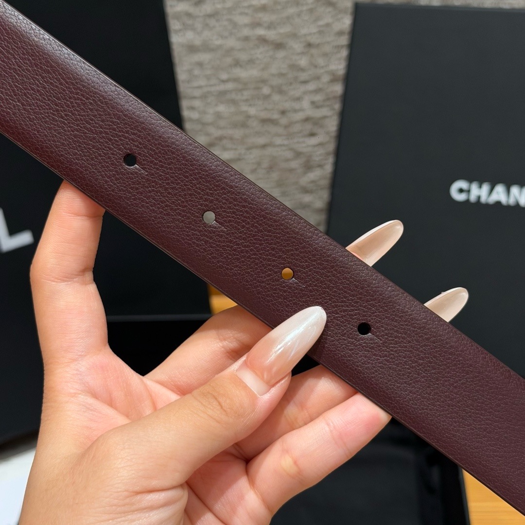 香家✨LEATHER BELT 30mm 皮质腰带小牛皮与金属，多配色可选，镂空圆环金属针扣搭配双C皮袢