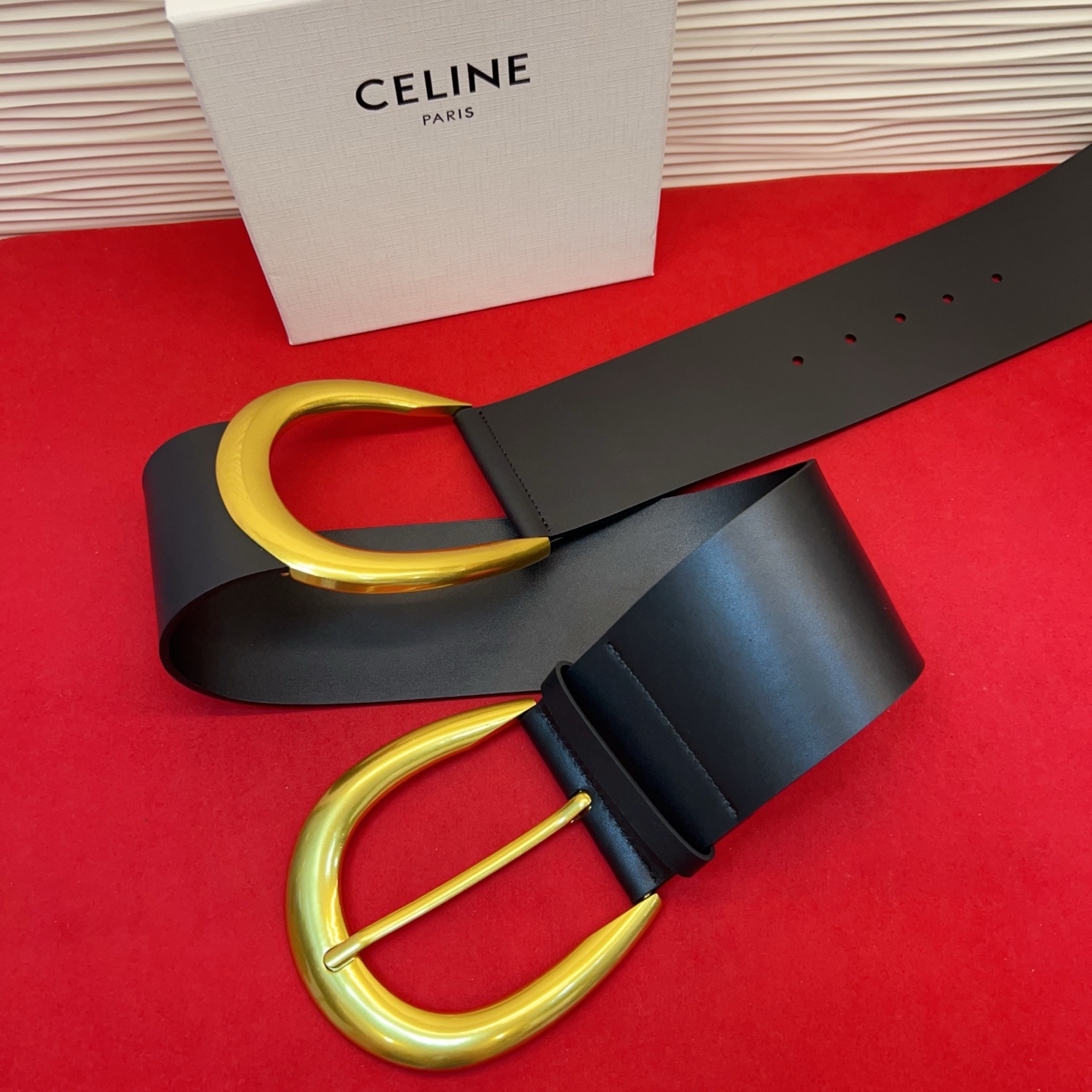 思琳CHLOÉ 秋冬系列，以“重塑品牌波西米亚基因”为核心，融合怀旧浪漫与现代力量感。7.5 cm。码数