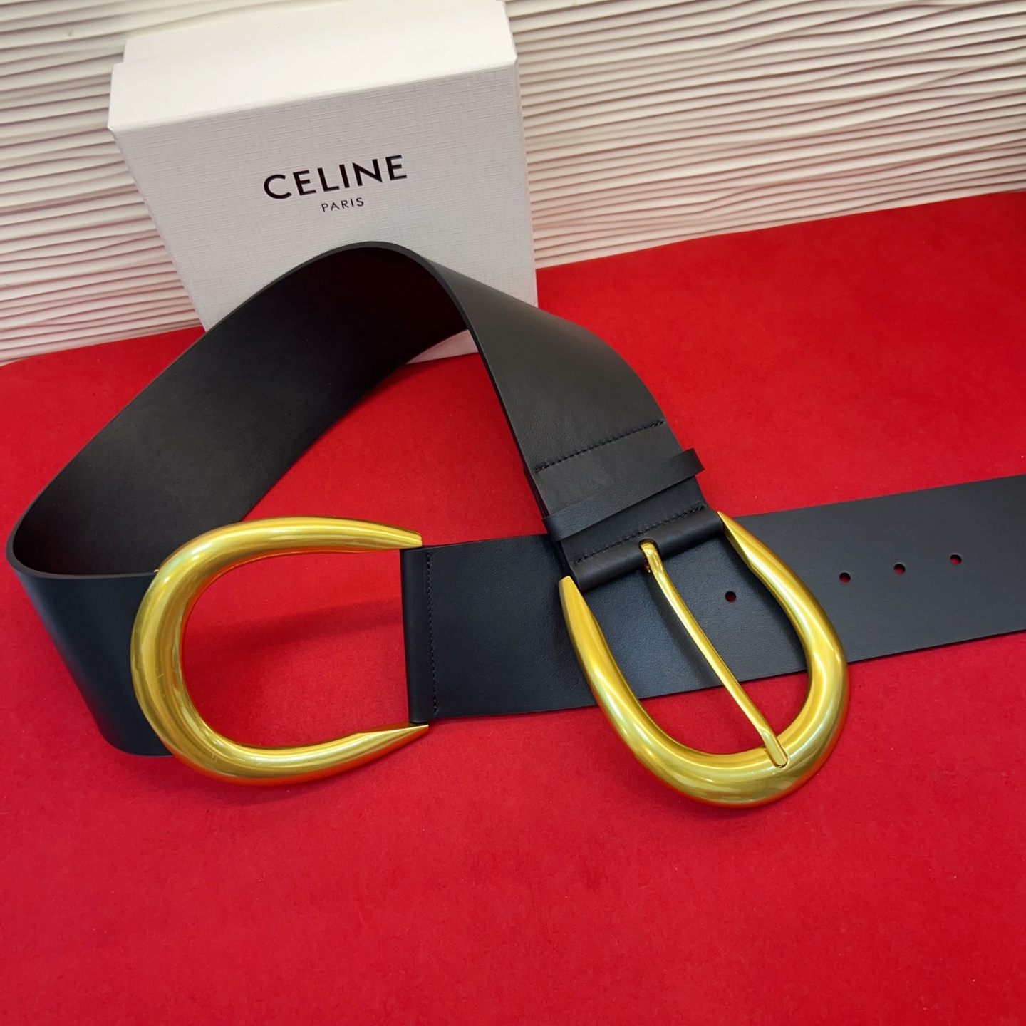 思琳CHLOÉ 秋冬系列，以“重塑品牌波西米亚基因”为核心，融合怀旧浪漫与现代力量感。7.5 cm。码数