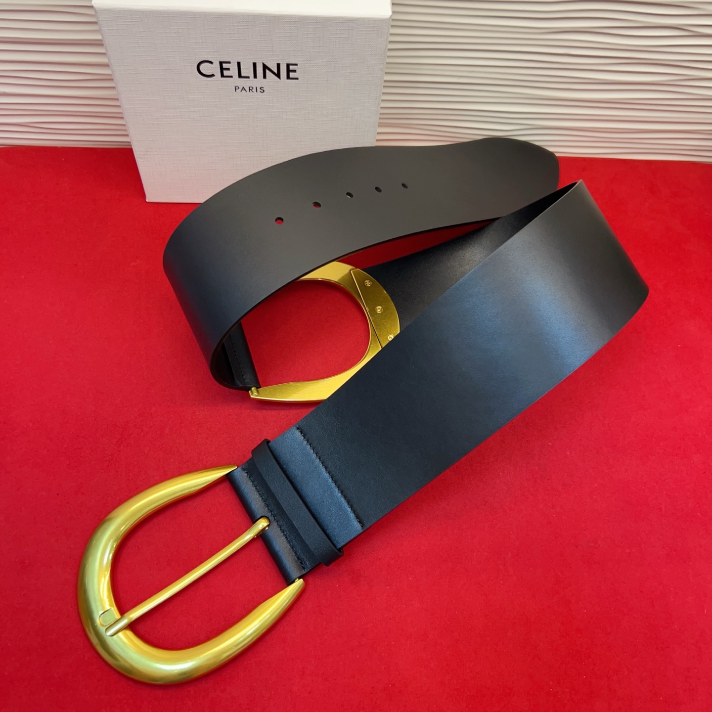 思琳CHLOÉ 秋冬系列，以“重塑品牌波西米亚基因”为核心，融合怀旧浪漫与现代力量感。7.5 cm。码数