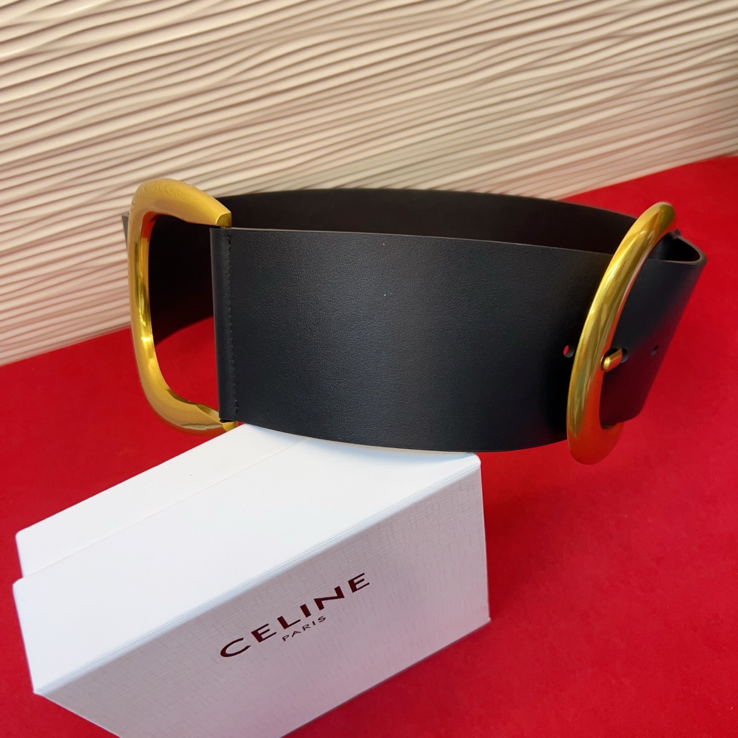 思琳CHLOÉ 秋冬系列，以“重塑品牌波西米亚基因”为核心，融合怀旧浪漫与现代力量感。7.5 cm。码数