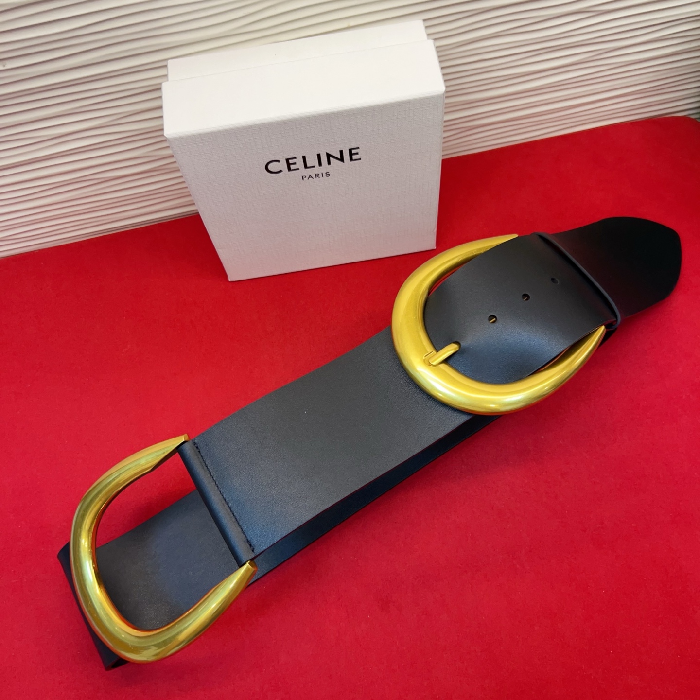 思琳CHLOÉ 秋冬系列，以“重塑品牌波西米亚基因”为核心，融合怀旧浪漫与现代力量感。7.5 cm。码数