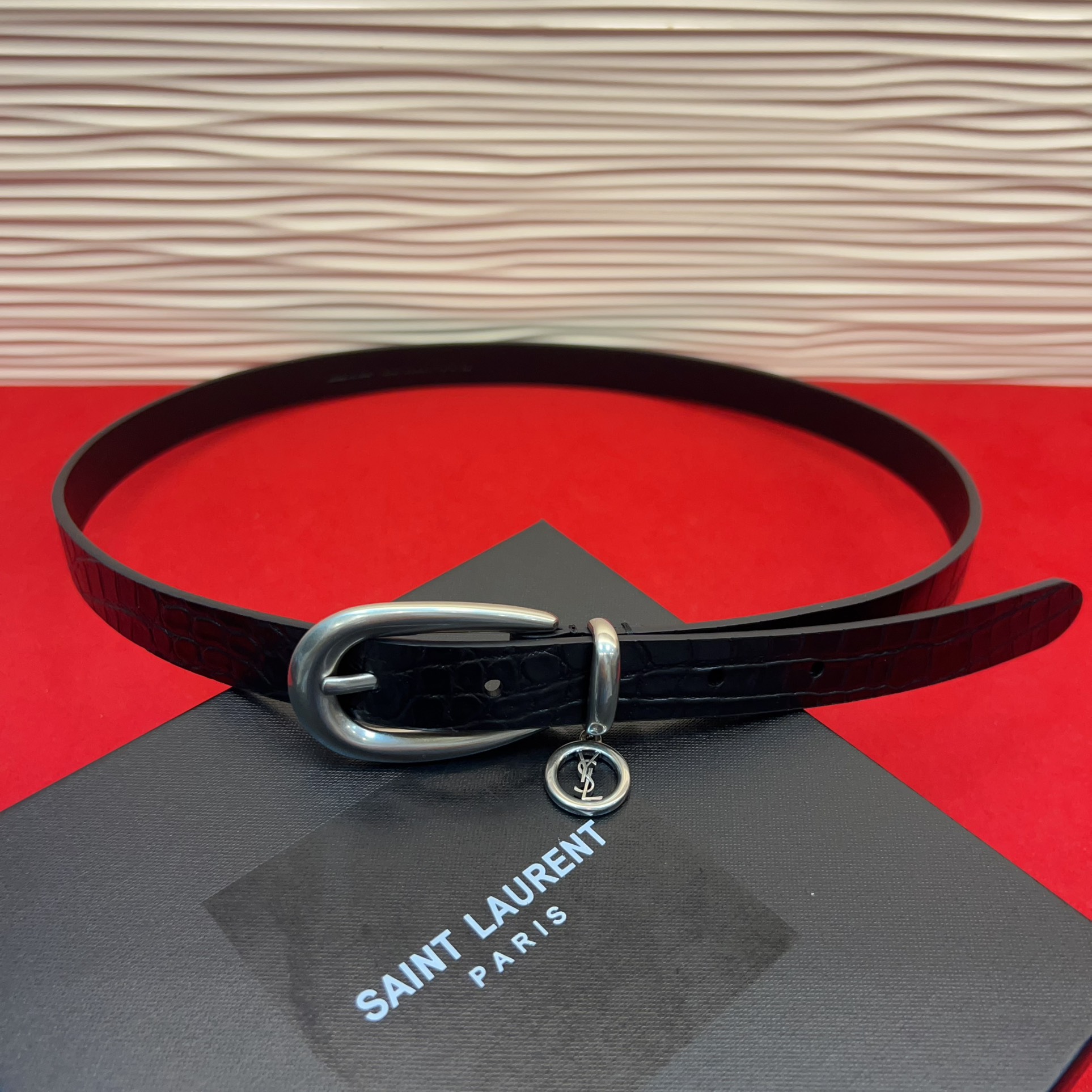 开春秀款Saint Laurent 女士腰带皮带 原厂真金电渡扣头，意大利原厂皮，宽2.0cm，代购级。