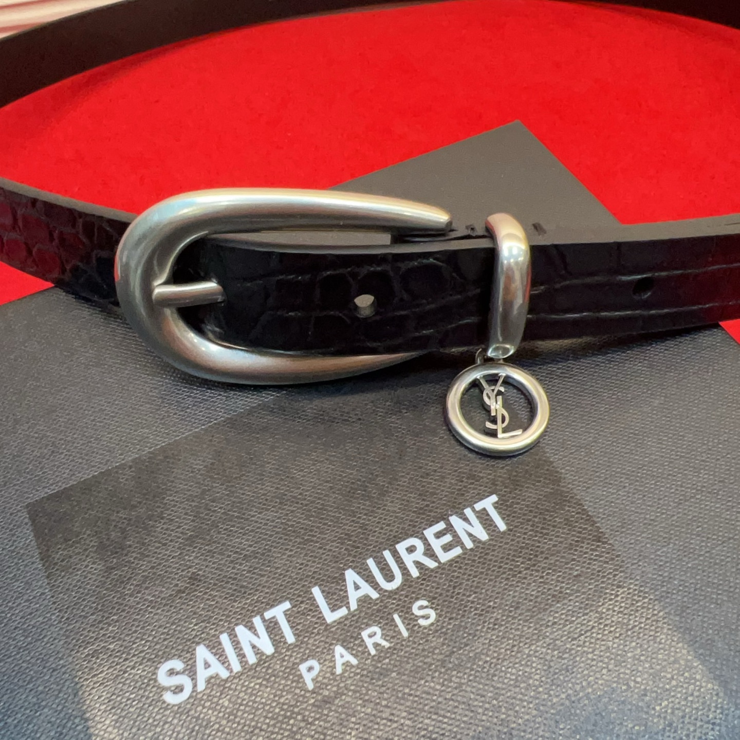 开春秀款Saint Laurent 女士腰带皮带 原厂真金电渡扣头,意大利原厂皮,宽2.0cm,代购级。 开春秀款Saint Laurent 女士腰带皮带 原厂真金电渡扣头,意大利原厂皮,宽2.0cm,代购级。