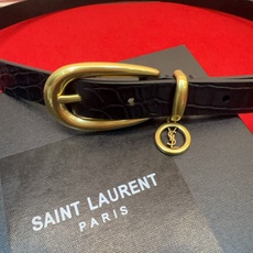 开春秀款Saint Laurent 女士腰带皮带 原厂真金电渡扣头,意大利原厂皮,宽2.0cm,代购级。 开春秀款Saint Laurent 女士腰带皮带 原厂真金电渡扣头,意大利原厂皮,宽2.0cm,代购级。