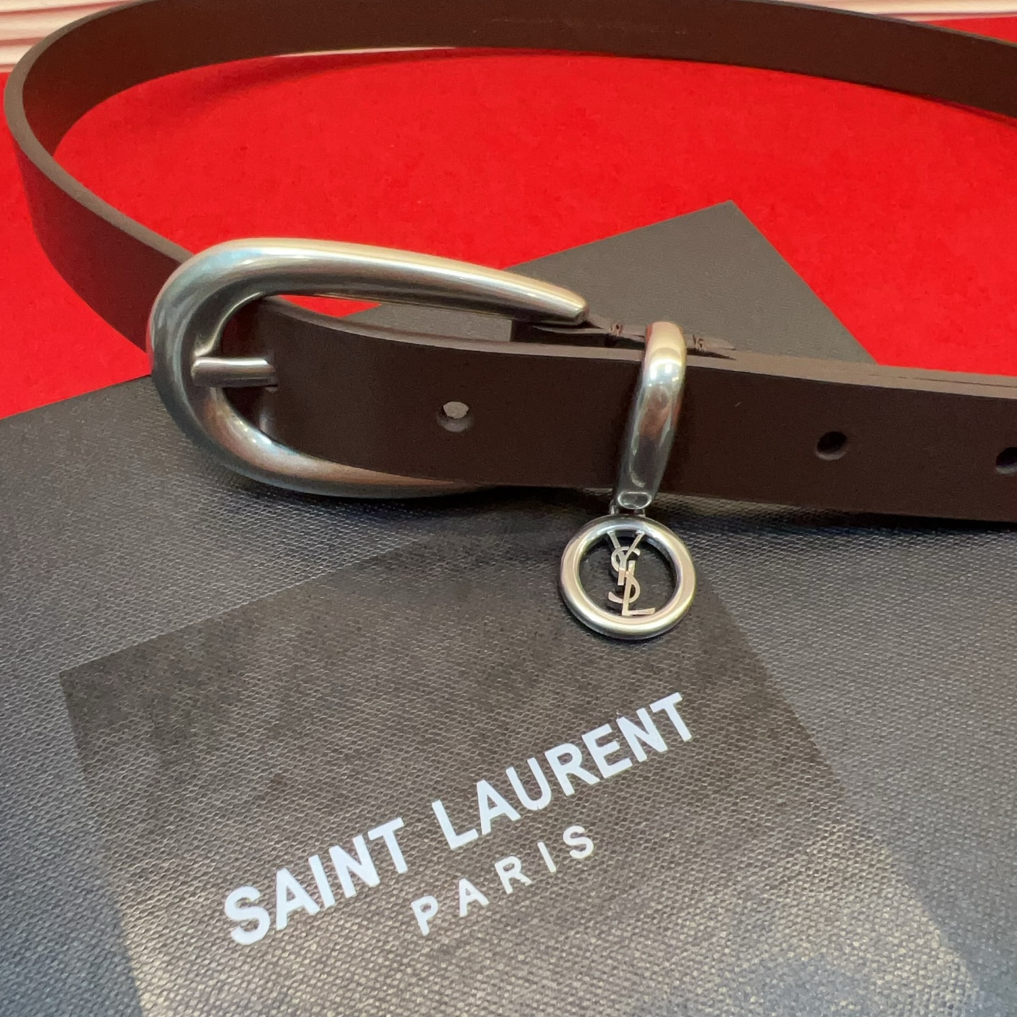 开春秀款Saint Laurent 女士腰带皮带 原厂真金电渡扣头,意大利原厂皮,宽2.0cm,代购级。 开春秀款Saint Laurent 女士腰带皮带 原厂真金电渡扣头,意大利原厂皮,宽2.0cm,代购级。