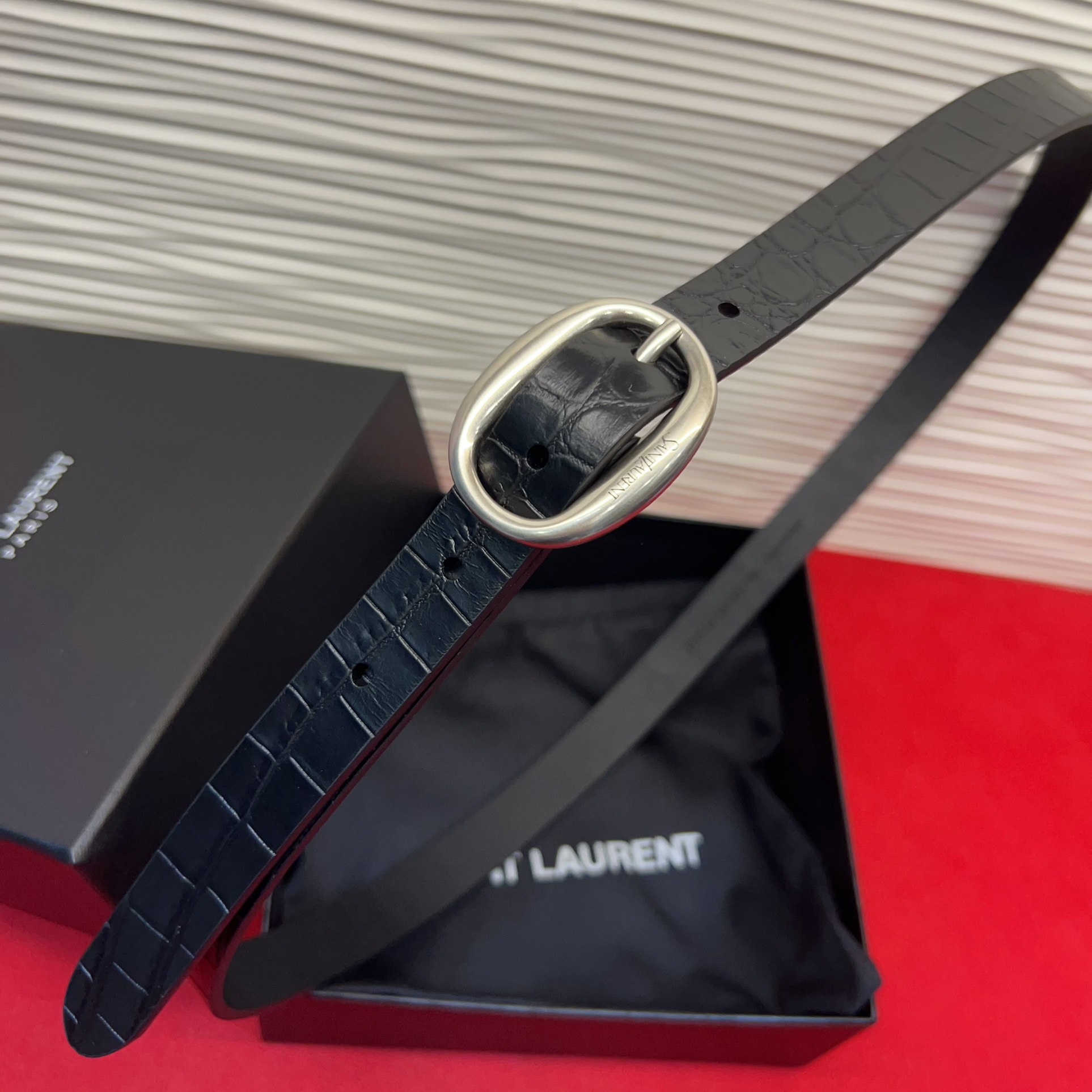 开春秀款Saint Laurent 女士腰带皮带 原厂真金电渡扣头，意大利原厂皮，宽2.0cm，代购级。