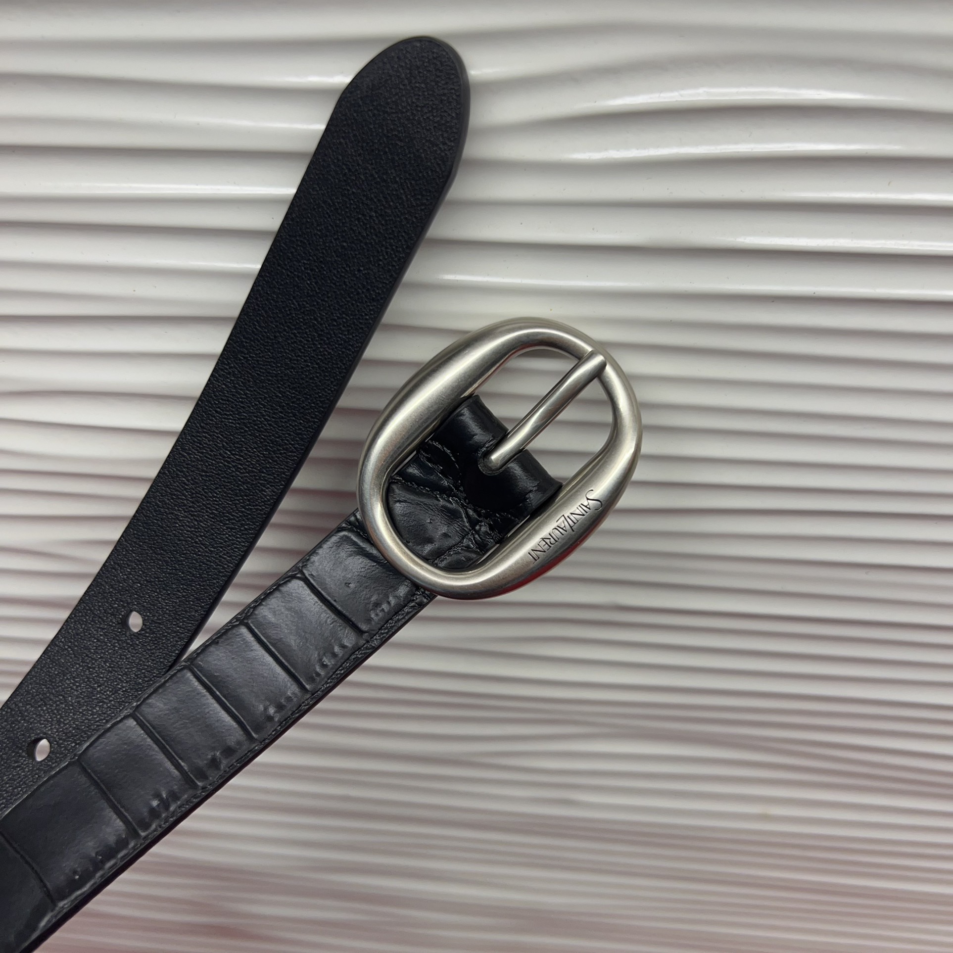 开春秀款Saint Laurent 女士腰带皮带 原厂真金电渡扣头，意大利原厂皮，宽2.0cm，代购级。