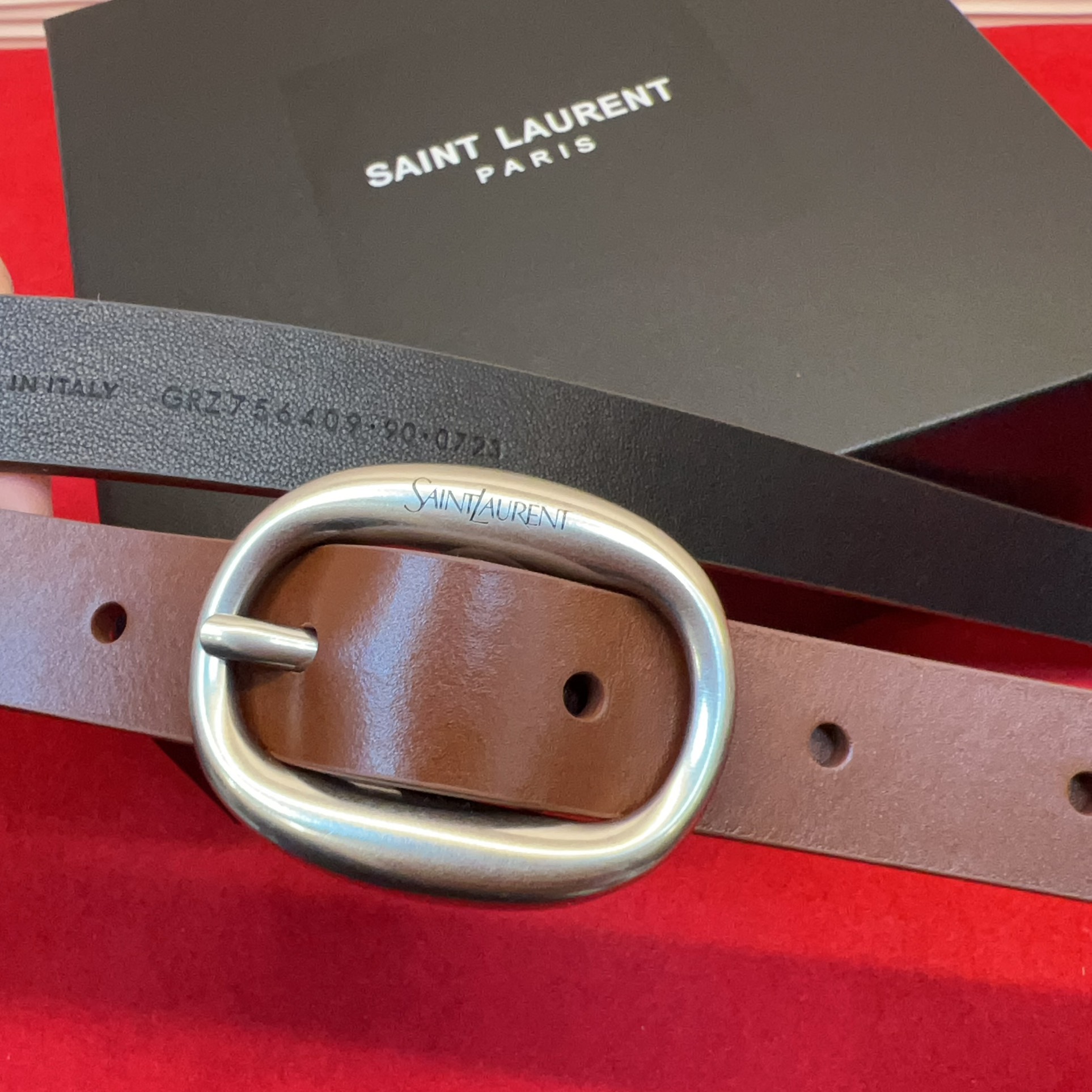 开春秀款Saint Laurent 女士腰带皮带 原厂真金电渡扣头,意大利原厂皮,宽2.0cm,代购级。 开春秀款Saint Laurent 女士腰带皮带 原厂真金电渡扣头,意大利原厂皮,宽2.0cm,代购级。