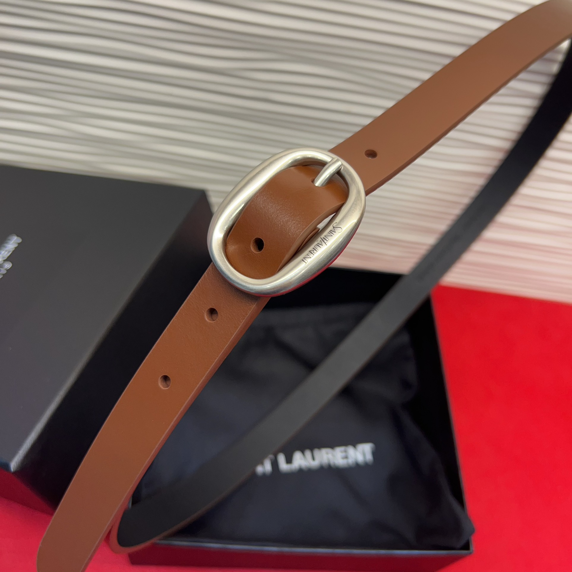 开春秀款Saint Laurent 女士腰带皮带 原厂真金电渡扣头，意大利原厂皮，宽2.0cm，代购级。