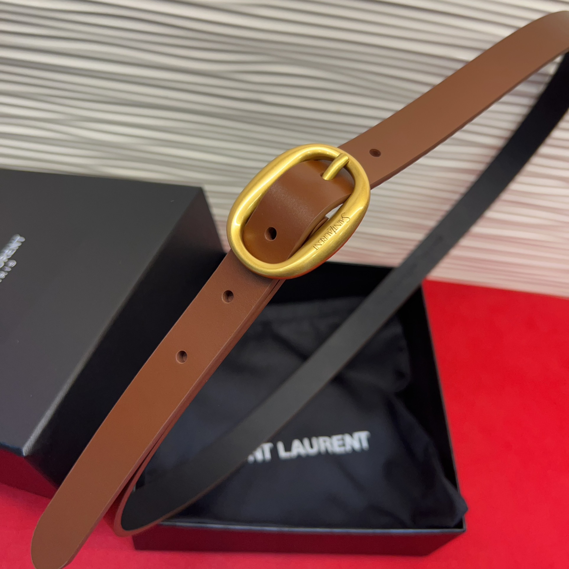 开春秀款Saint Laurent 女士腰带皮带 原厂真金电渡扣头，意大利原厂皮，宽2.0cm，代购级。