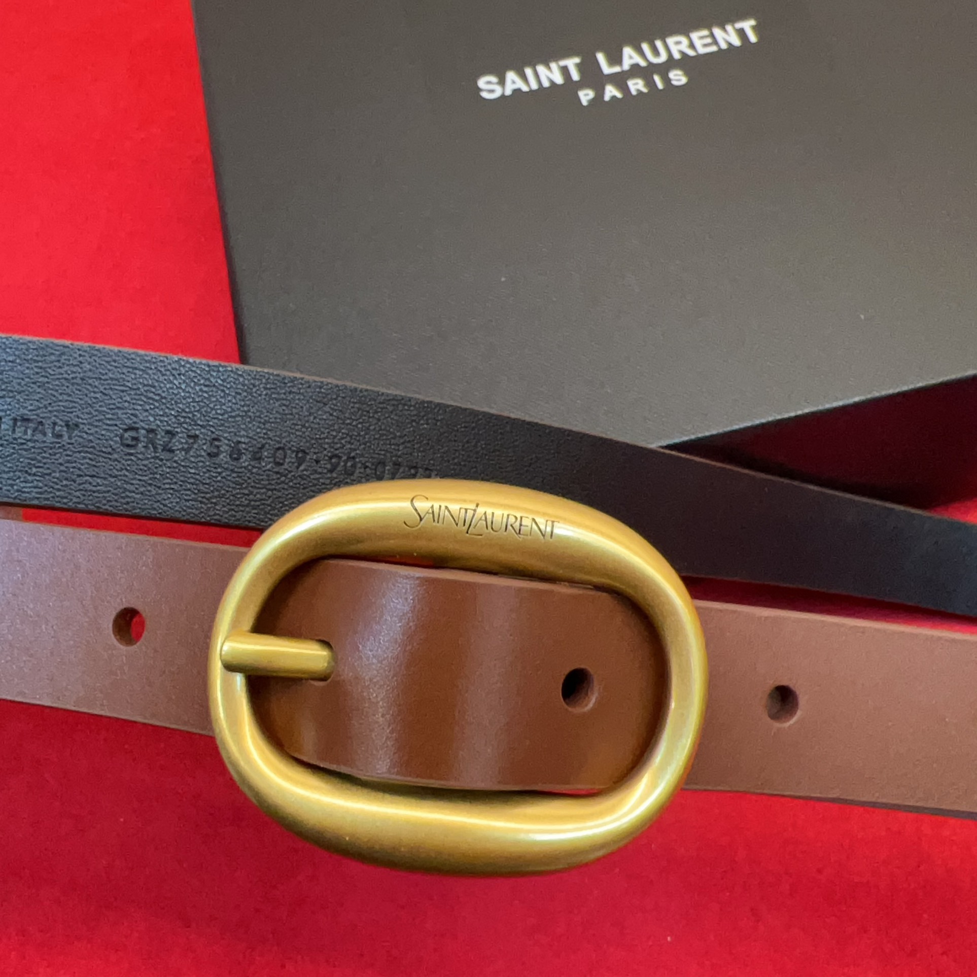 开春秀款Saint Laurent 女士腰带皮带 原厂真金电渡扣头,意大利原厂皮,宽2.0cm,代购级。 开春秀款Saint Laurent 女士腰带皮带 原厂真金电渡扣头,意大利原厂皮,宽2.0cm,代购级。
