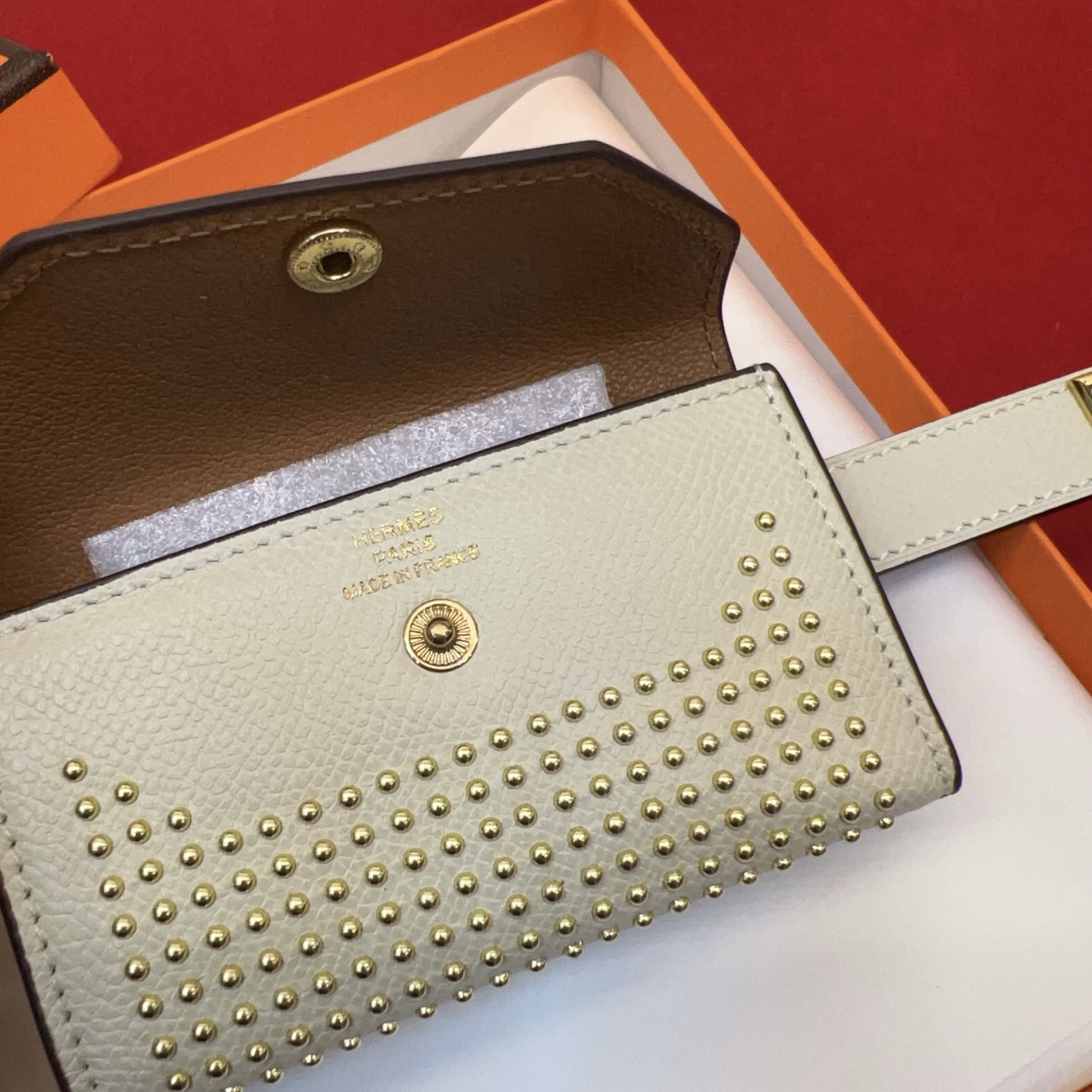 爱马仕hermes 女士腰带配小包EPsom小牛皮，韧性十足，皮质手感细腻，品牌代表作极强！均码。