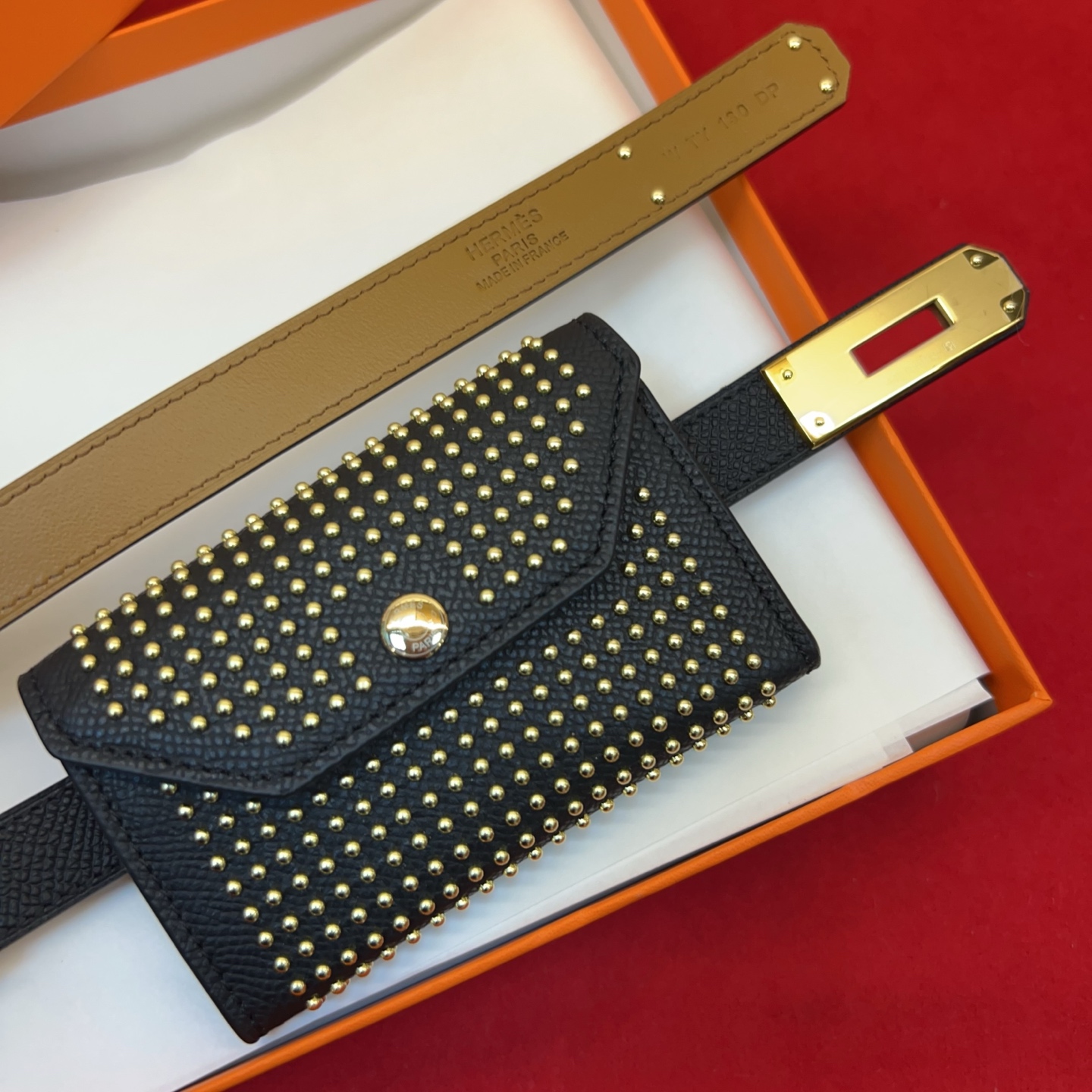 爱马仕hermes 女士腰带配小包EPsom小牛皮，韧性十足，皮质手感细腻，品牌代表作极强！均码。