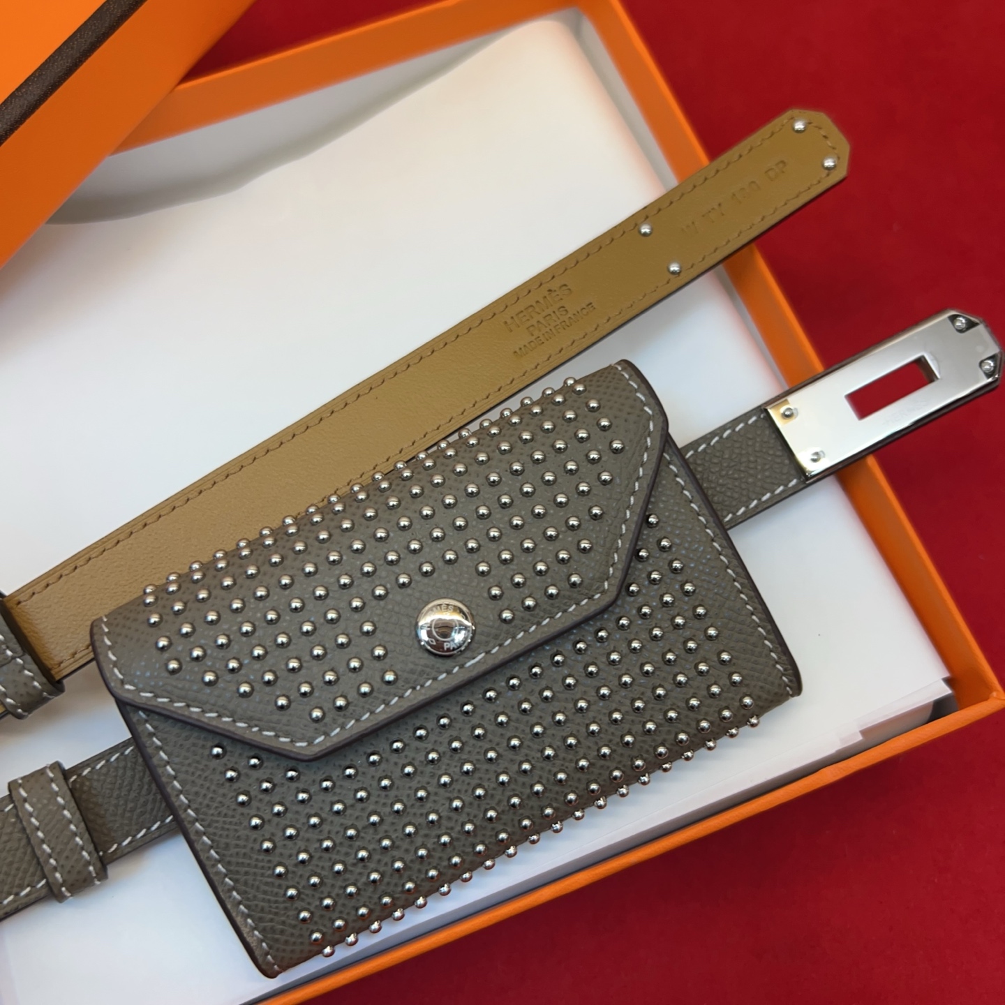 爱马仕hermes 女士腰带配小包EPsom小牛皮，韧性十足，皮质手感细腻，品牌代表作极强！均码。